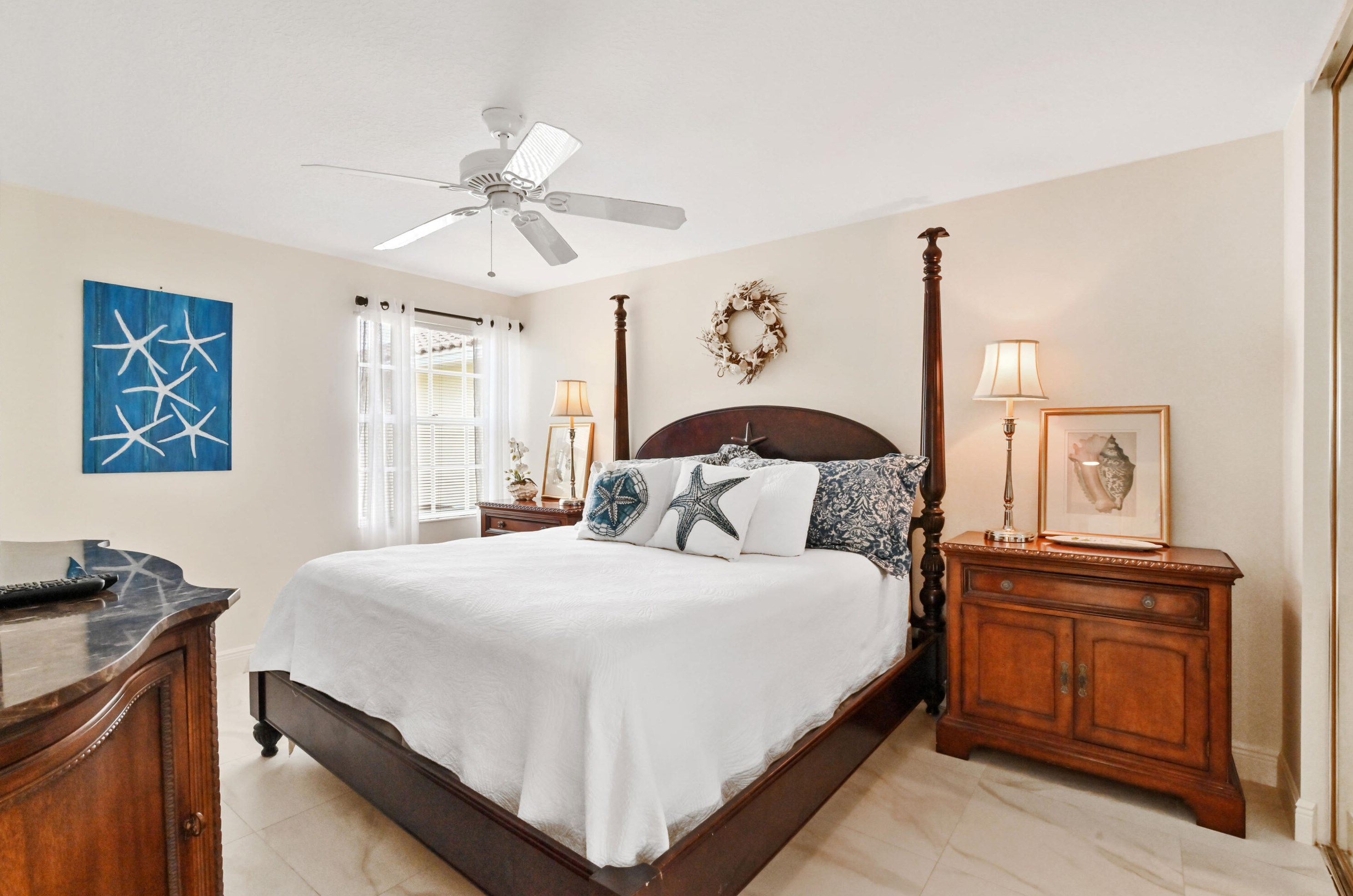 8065 Peppercorn Ct, Hobe Sound FL  33455-8264 exterior