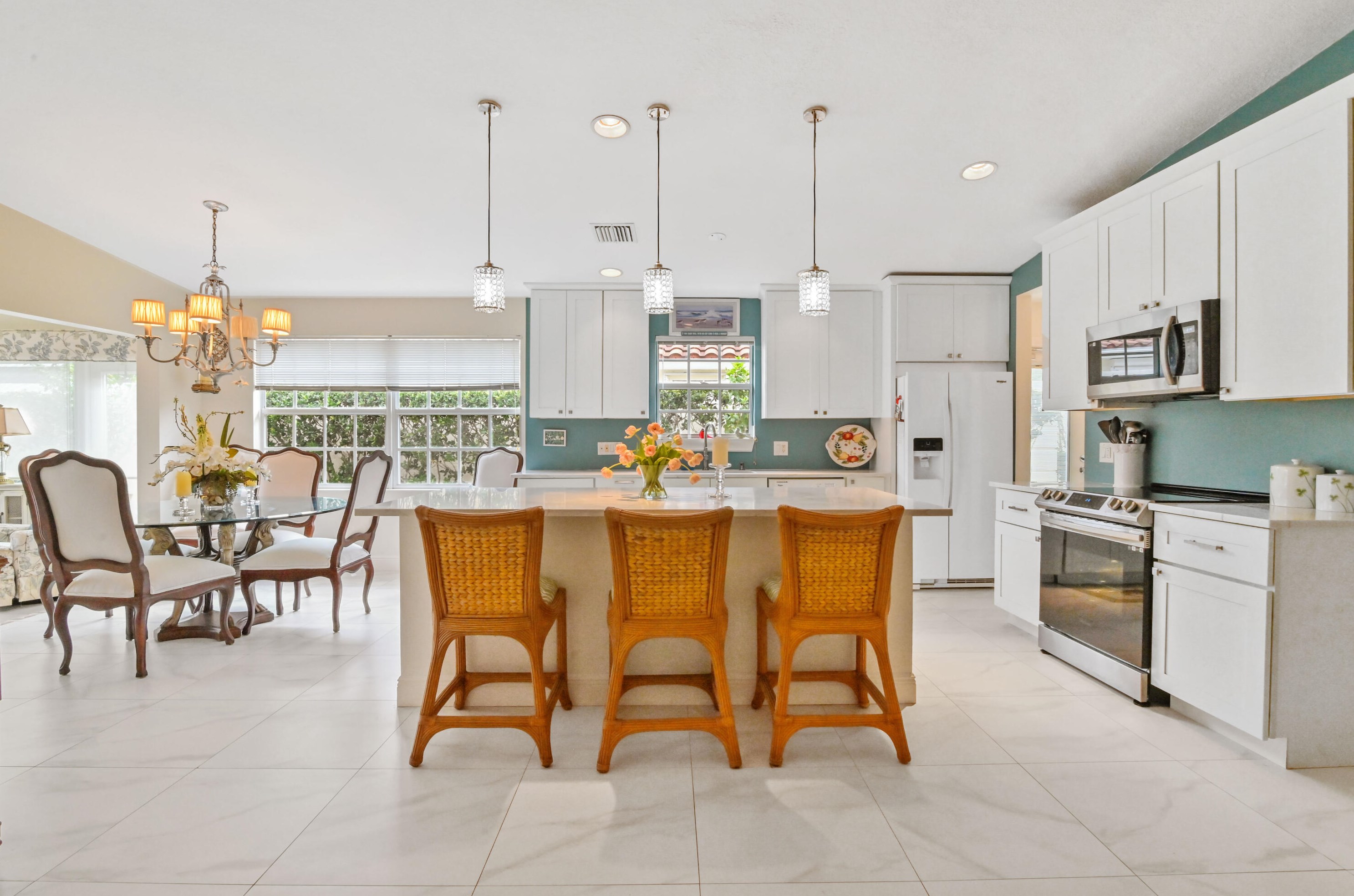 8065 Peppercorn Ct, Hobe Sound FL  33455-8264 exterior