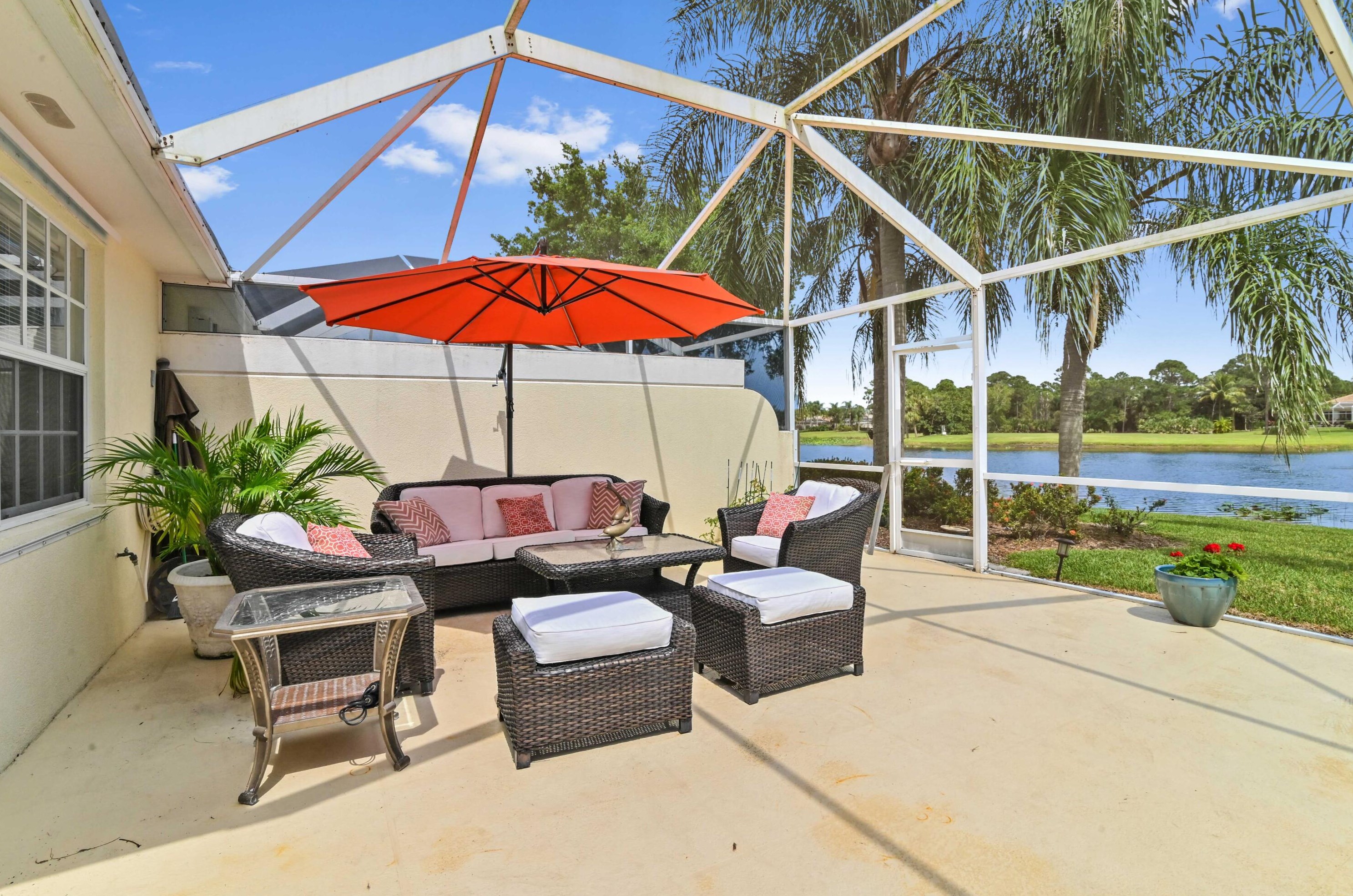 8065 Peppercorn Ct, Hobe Sound FL  33455-8264 exterior