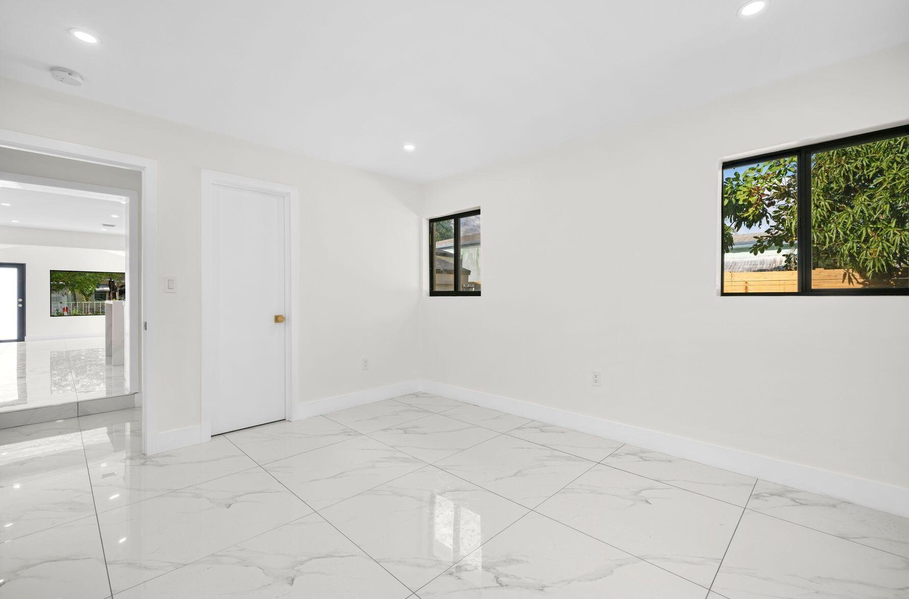 1367 41st St, Miami FL  33142-4889 exterior