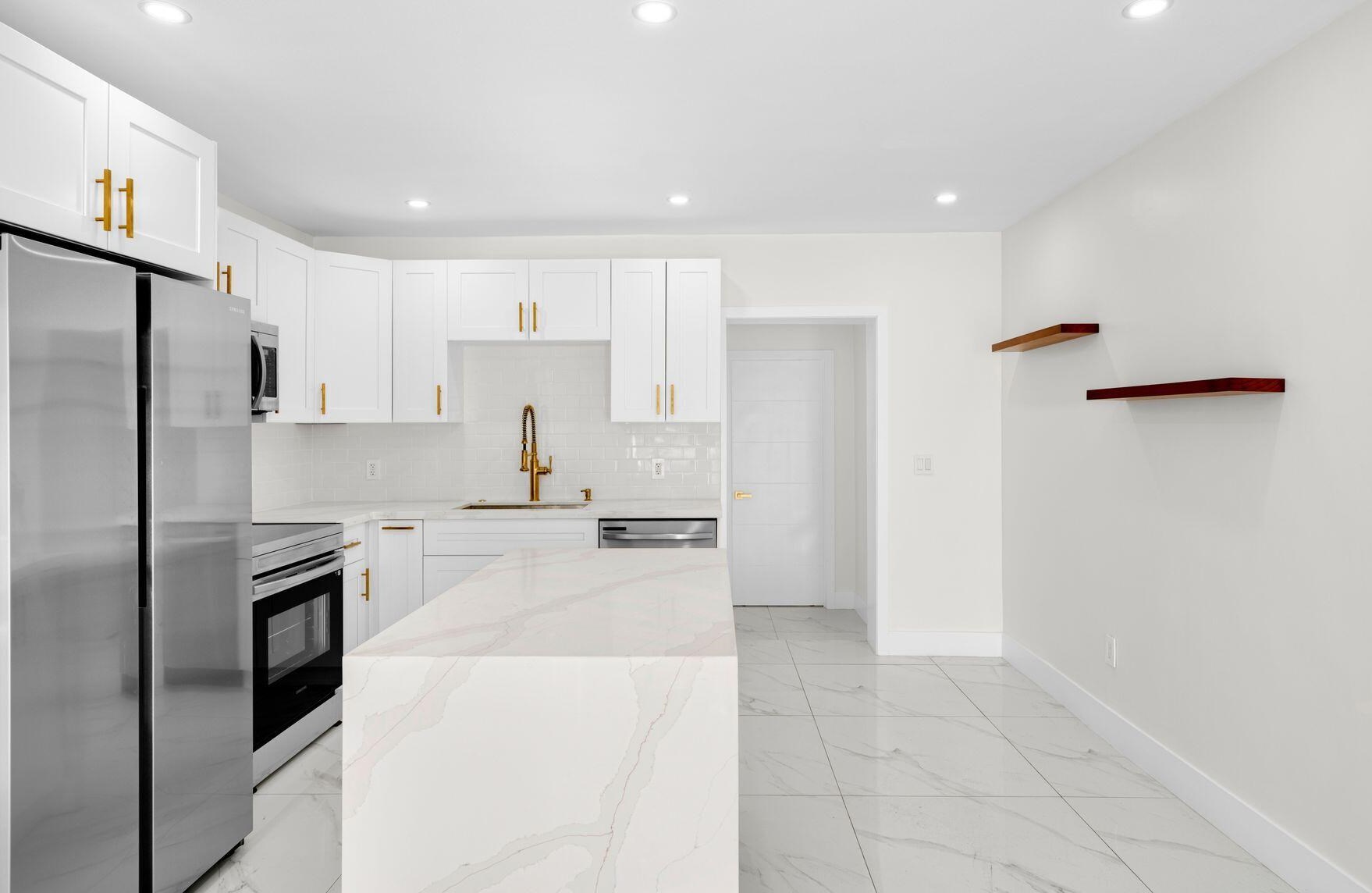 1367 41st St, Miami FL  33142-4889 exterior