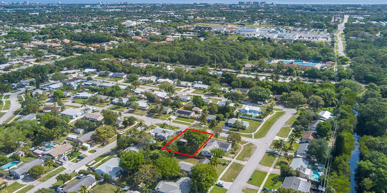 710 Cree St, Jupiter FL  33458-5687 exterior