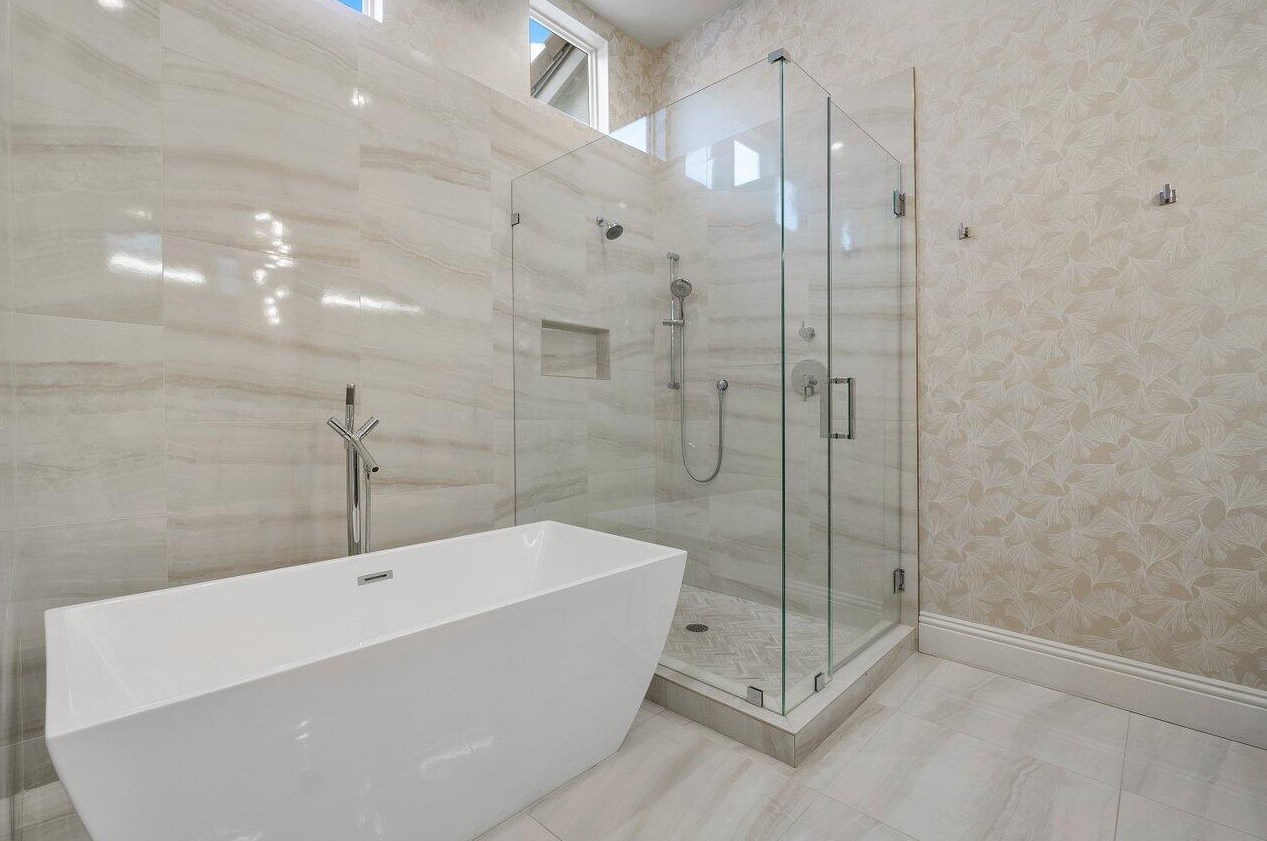 156 Sunset Bay Dr, West Palm Beach FL  33418-4587 exterior