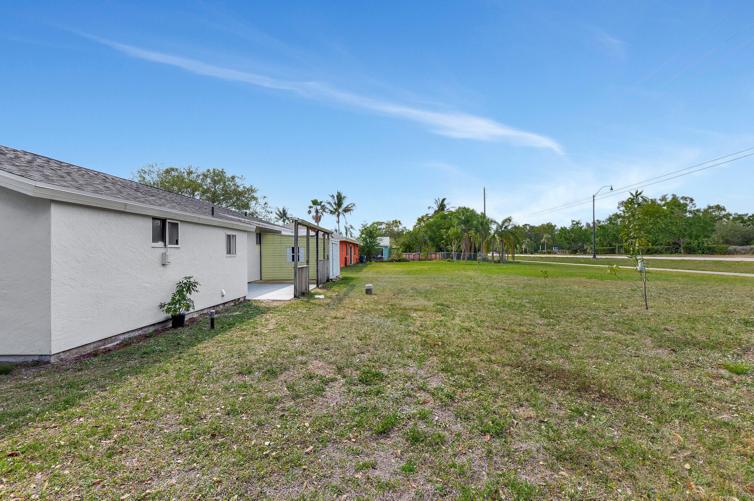 2041 Rainier Rd, Fort Pierce FL  34952-7613 exterior