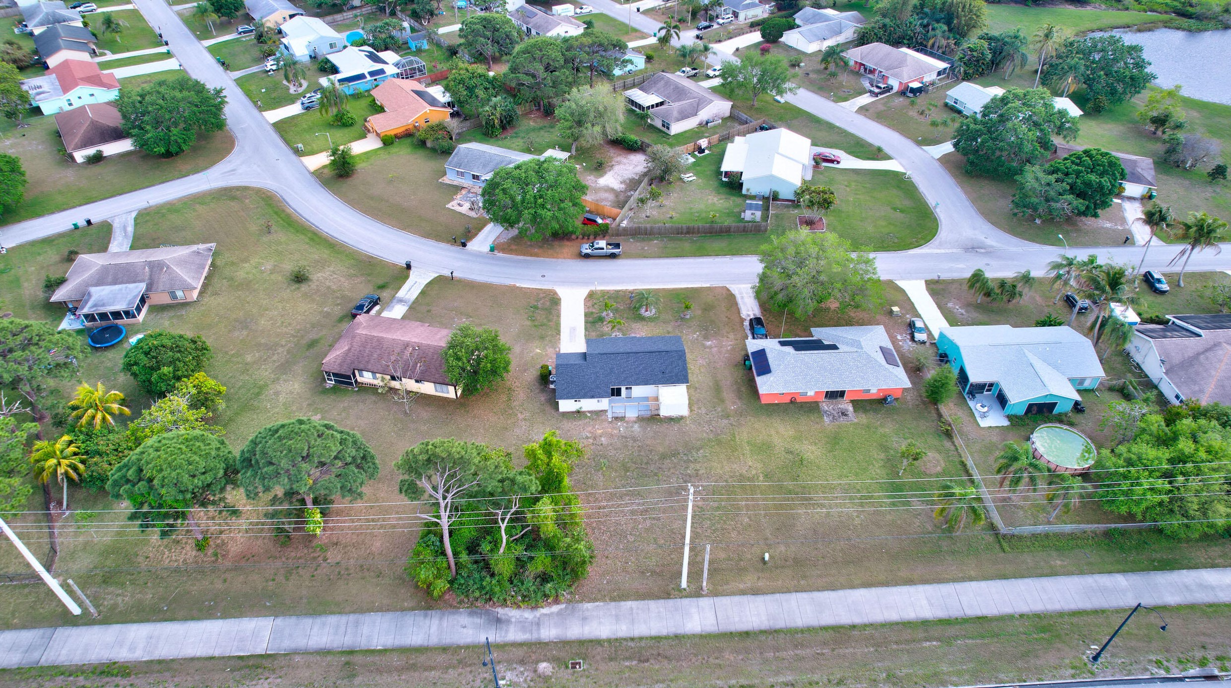 2041 Rainier Rd, Fort Pierce FL  34952-7613 exterior