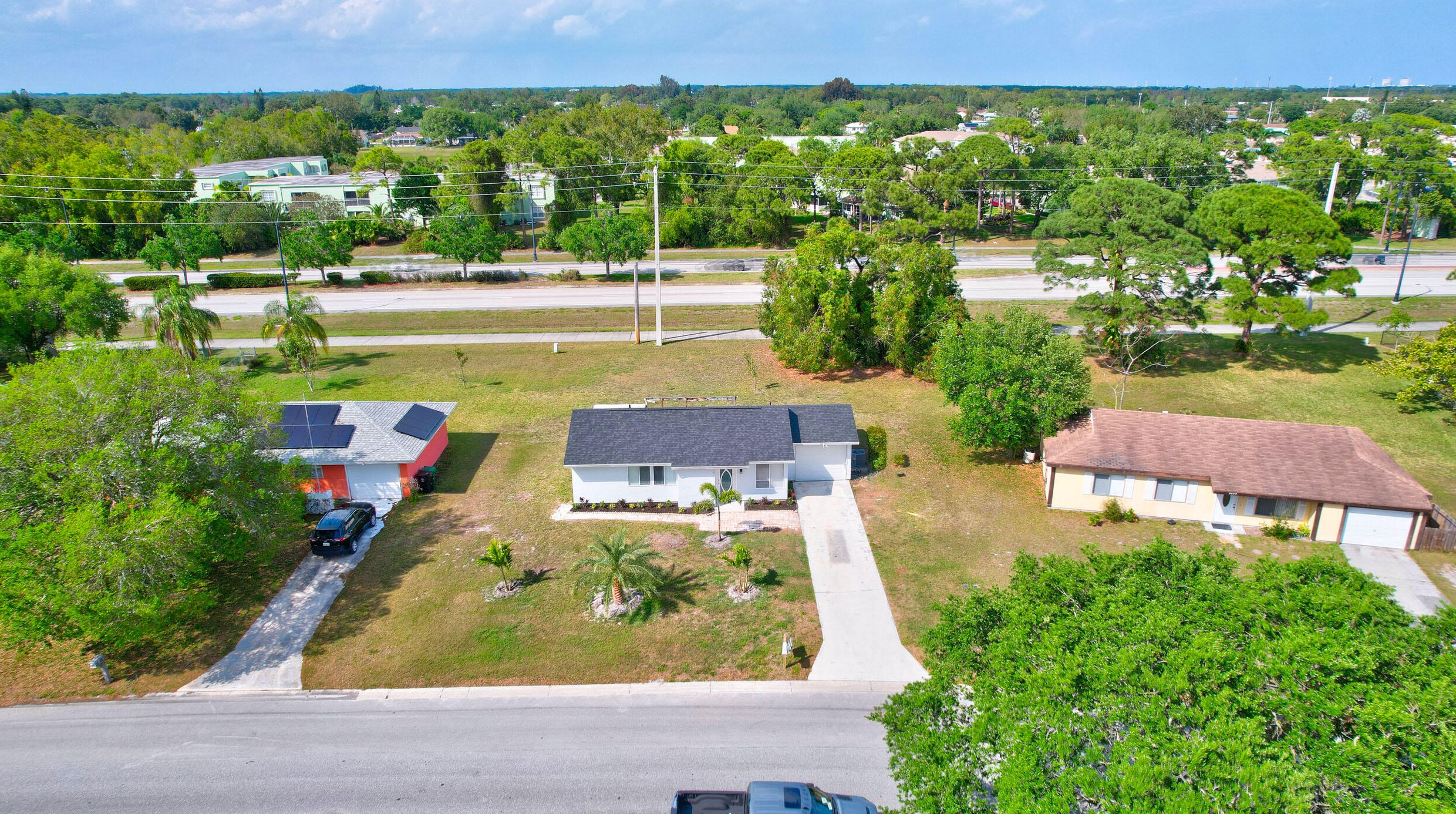 2041 Rainier Rd, Fort Pierce FL  34952-7613 exterior