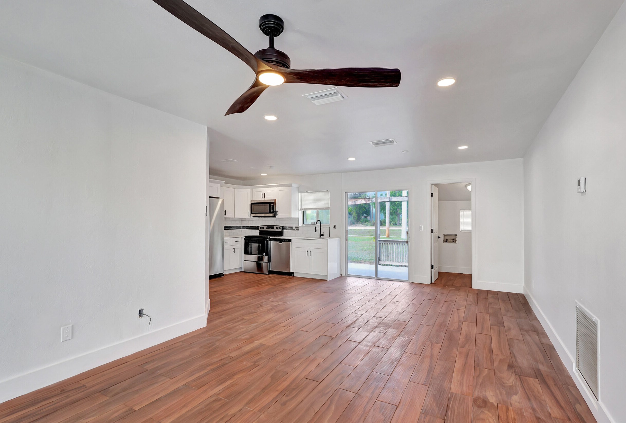 2041 Rainier Rd, Fort Pierce FL  34952-7613 exterior