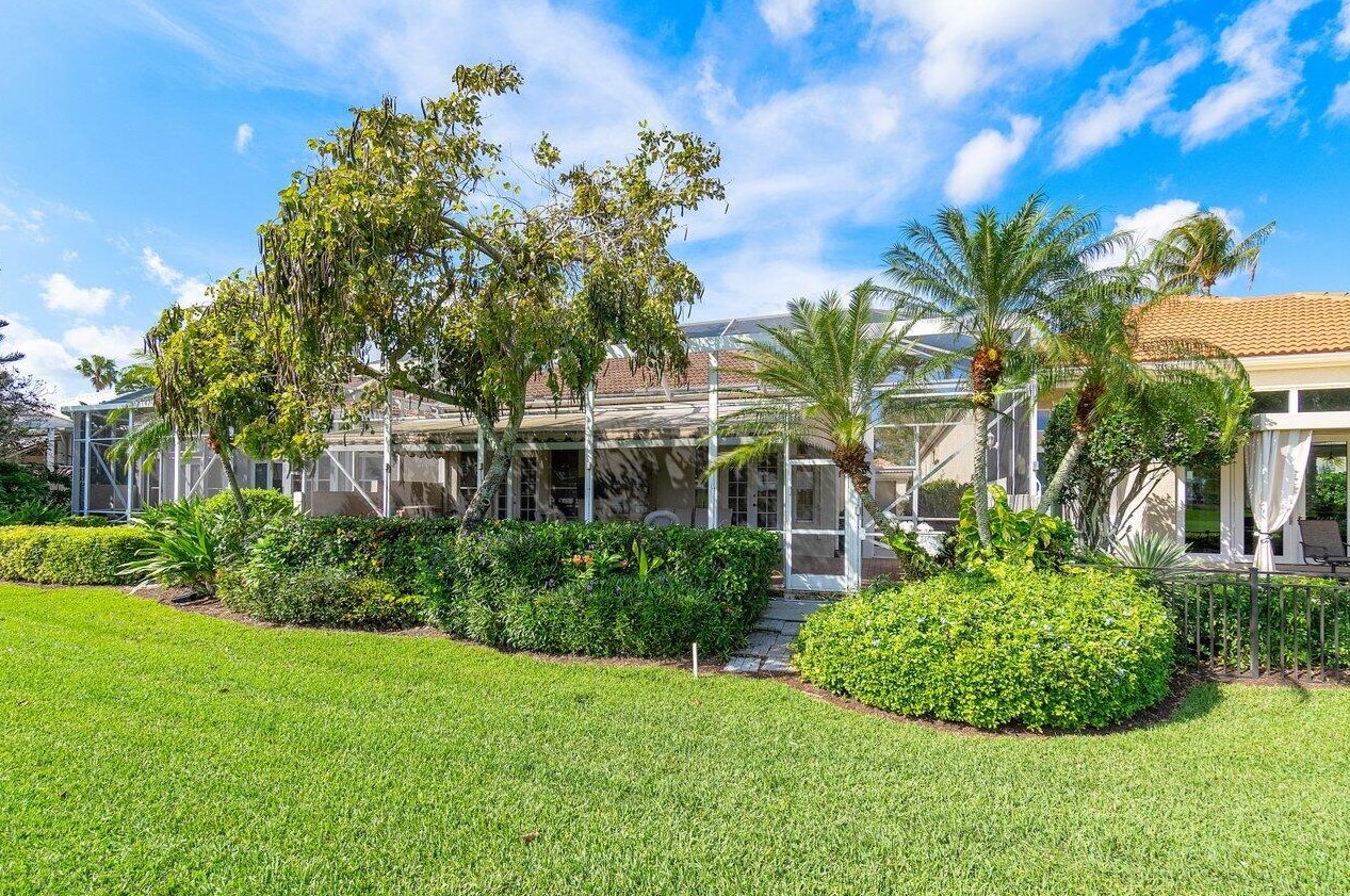 109 Coral Cay Dr, West Palm Beach FL  33418-4005 exterior