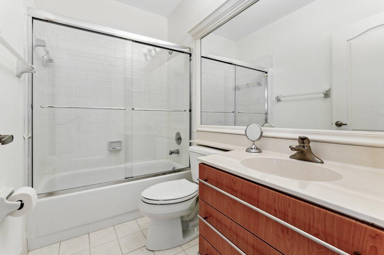 109 Coral Cay Dr, West Palm Beach FL  33418-4005 exterior