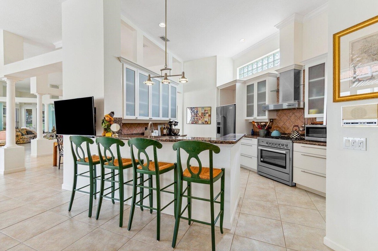 109 Coral Cay Dr, West Palm Beach FL  33418-4005 exterior
