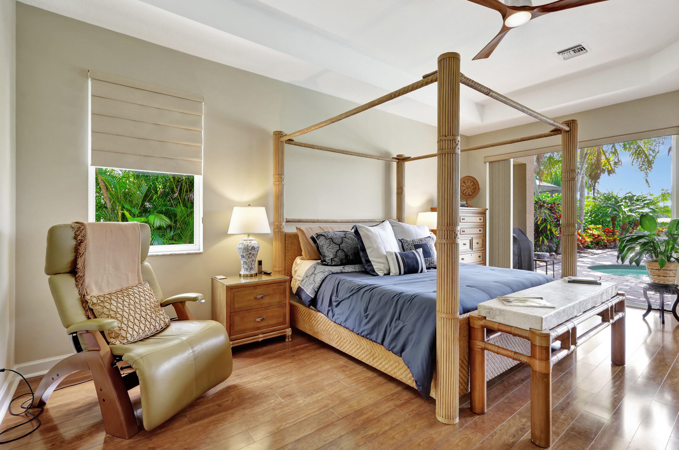 8984 Lakes Blvd, West Palm Beach FL  33412-1550 exterior