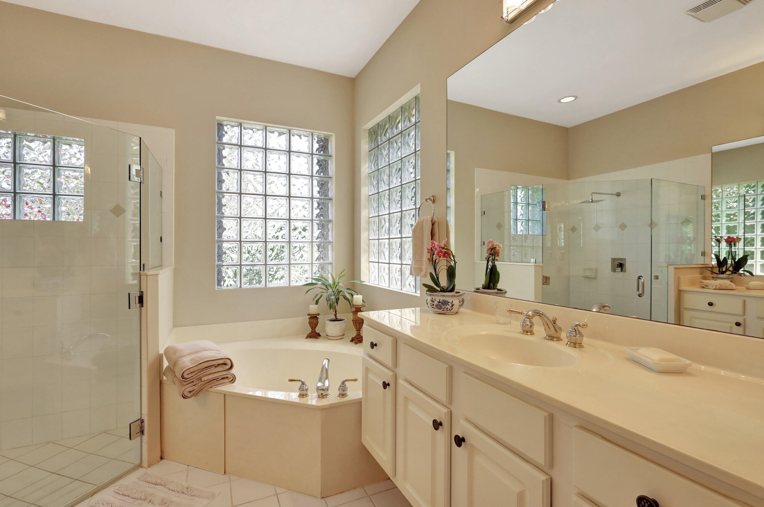 8984 Lakes Blvd, West Palm Beach FL  33412-1550 exterior