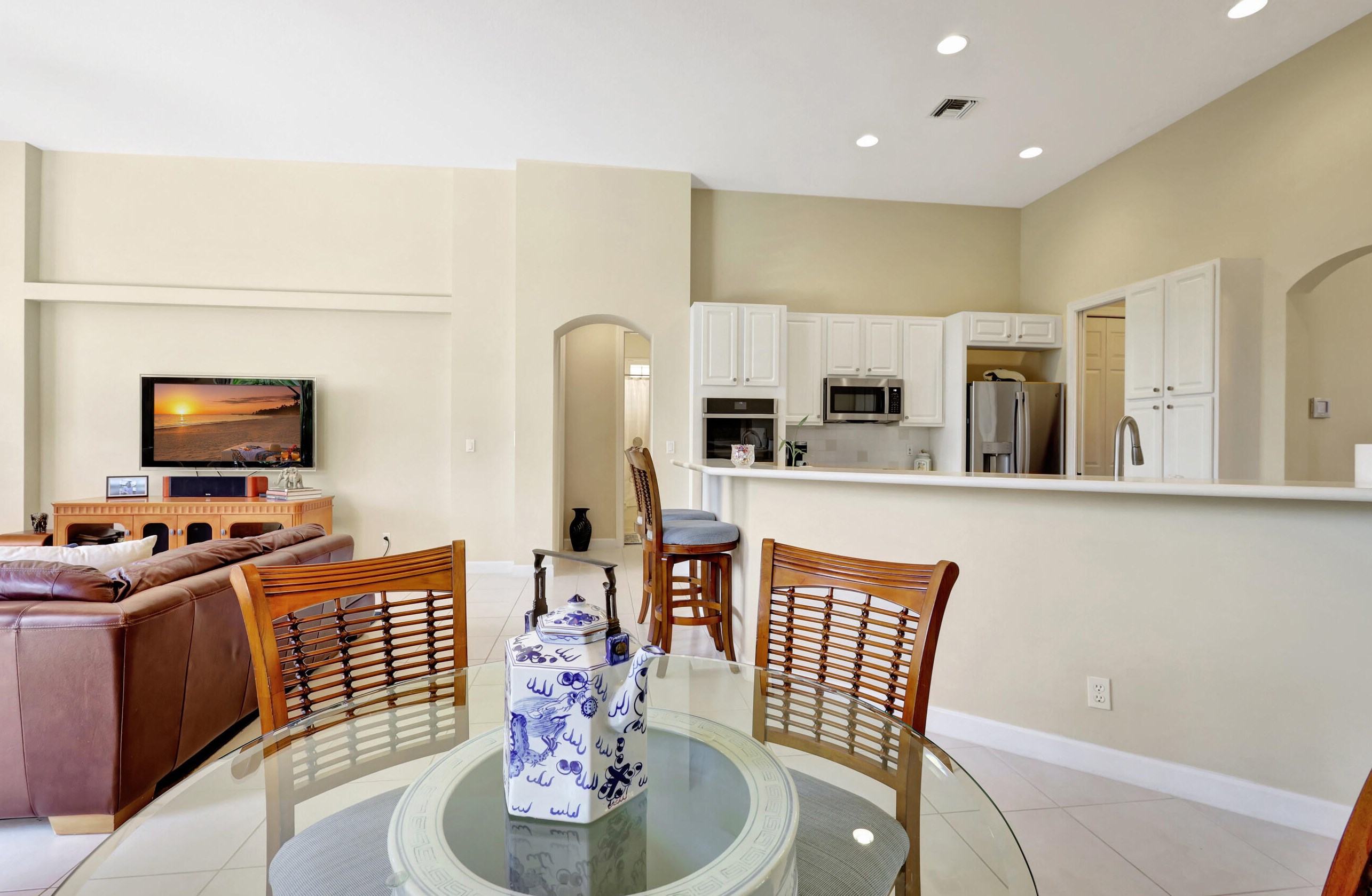 8984 Lakes Blvd, West Palm Beach FL  33412-1550 exterior