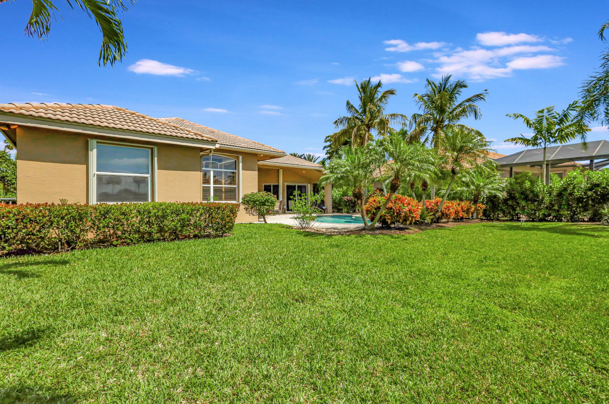 8984 Lakes Blvd, West Palm Beach FL  33412-1550 exterior