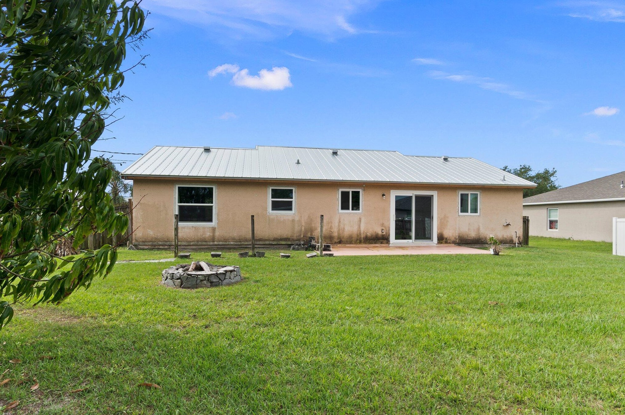 731 Bayard Ave, Fort Pierce FL  34983-1071 exterior