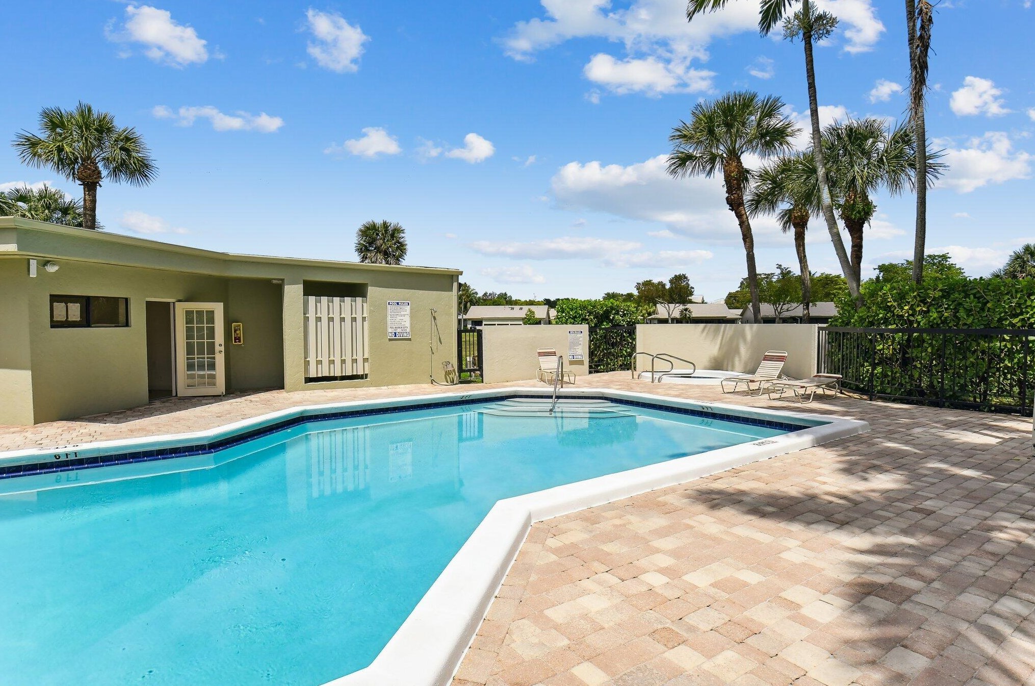 6463 La Costa Dr, Boca Raton FL  33433-6678 exterior