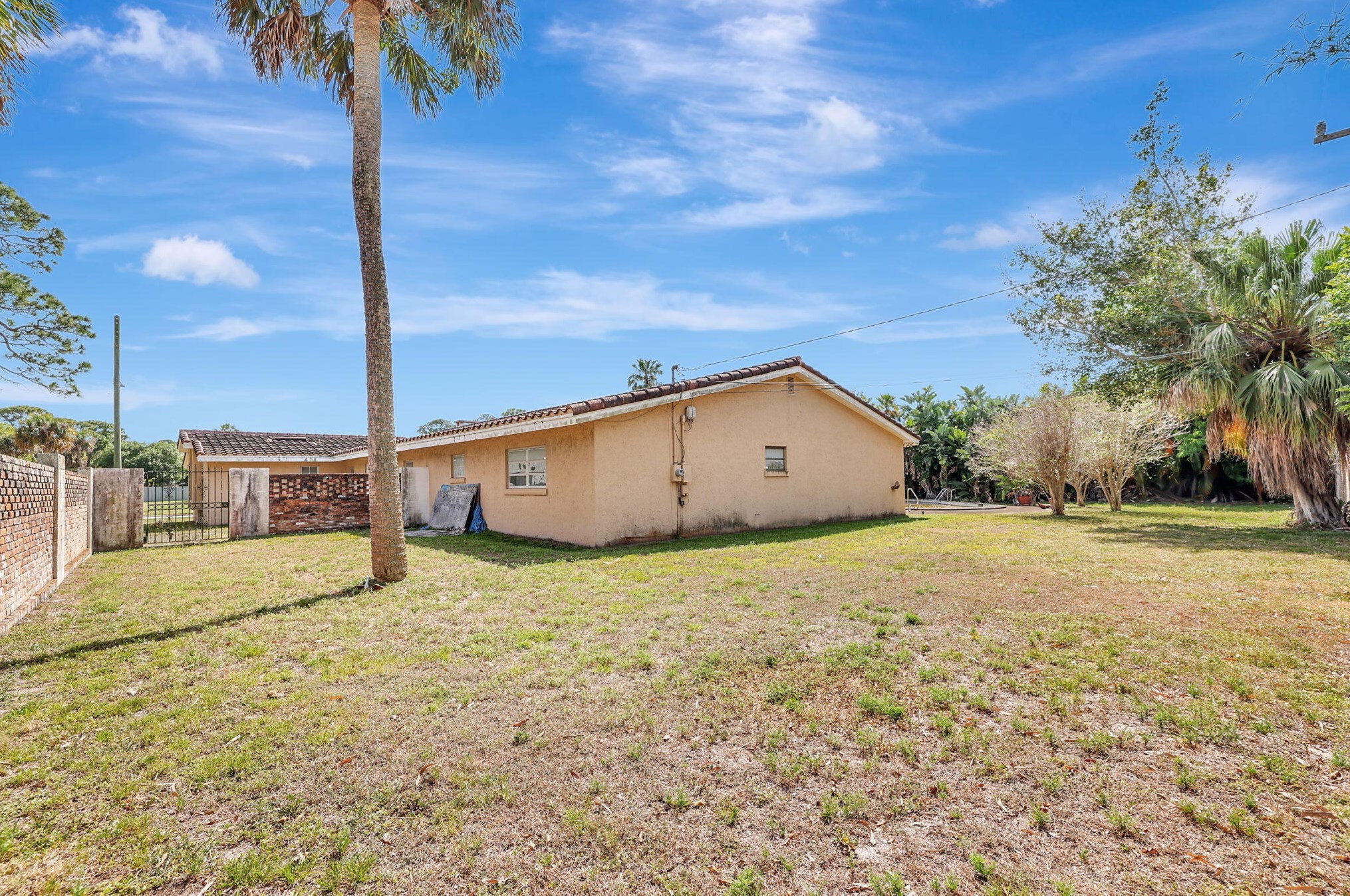 1010 Grandview Blvd, Fort Pierce FL 34982-4322 exterior