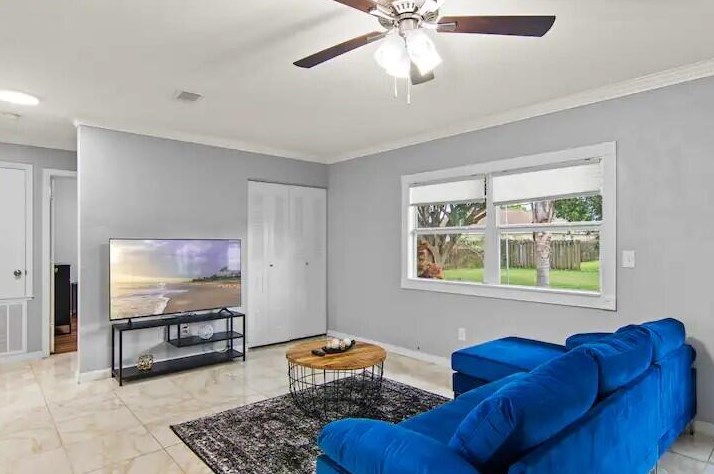 1473 Ocean Ln, Fort Pierce FL  34983-3829 exterior