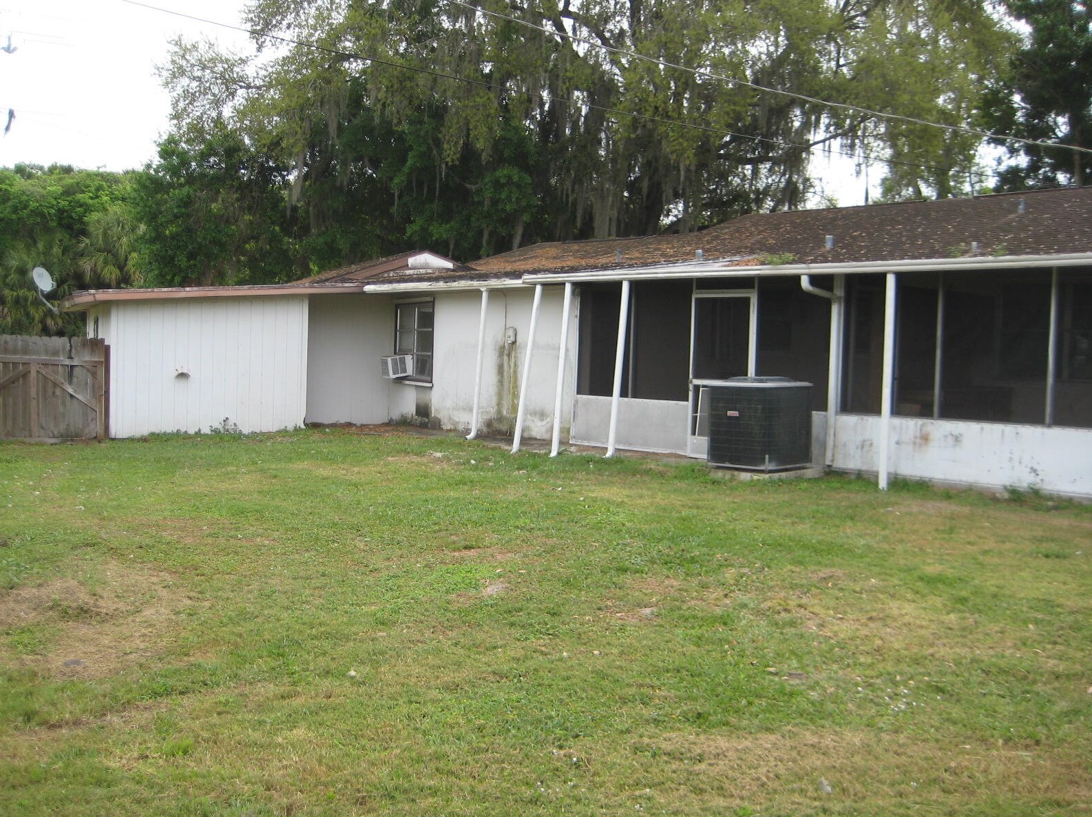 3239 23rd St, Okeechobee FL  34974-6348 exterior