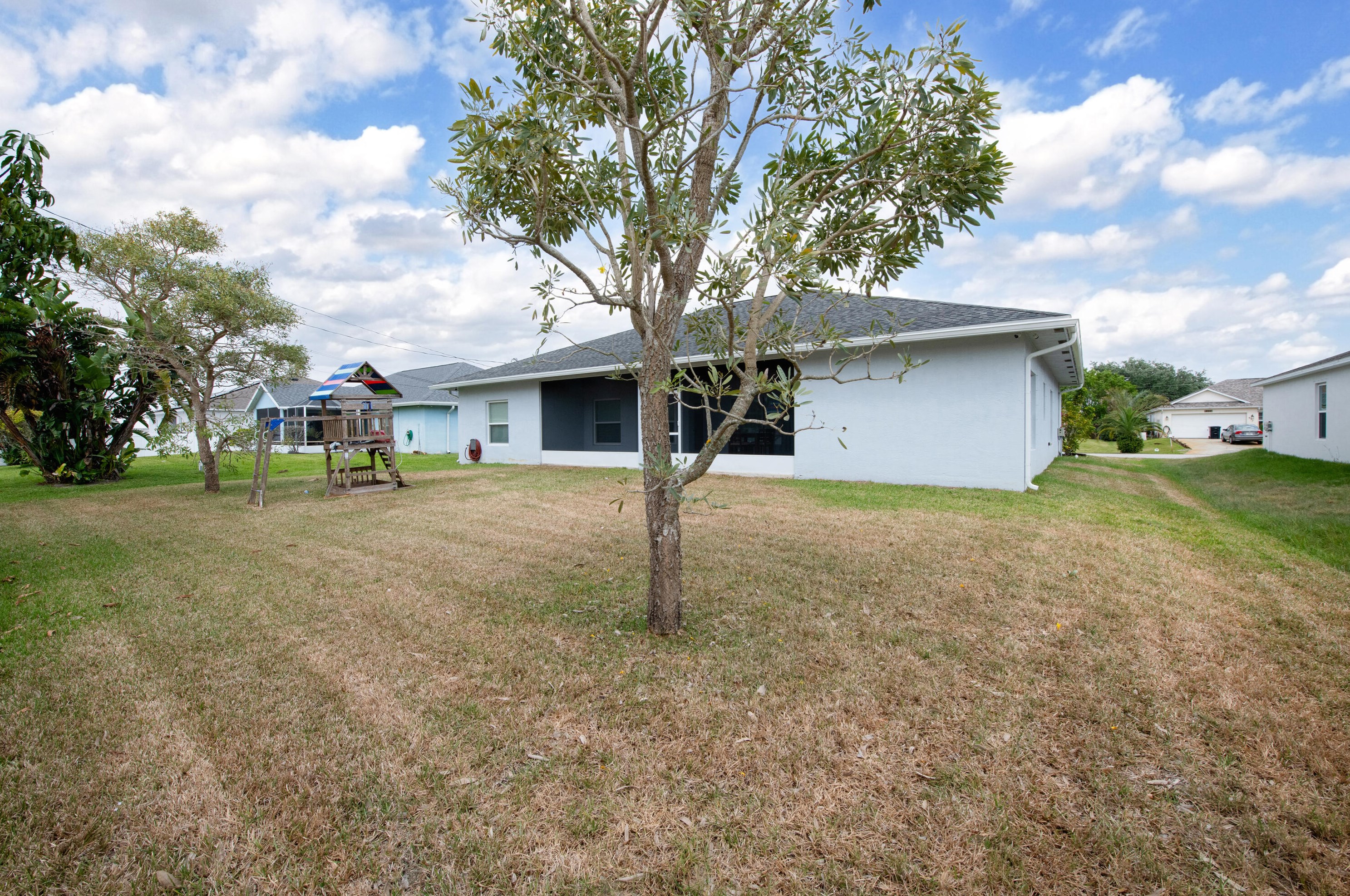 670 Gailbreath Ave, Fort Pierce FL 34953-7605 exterior