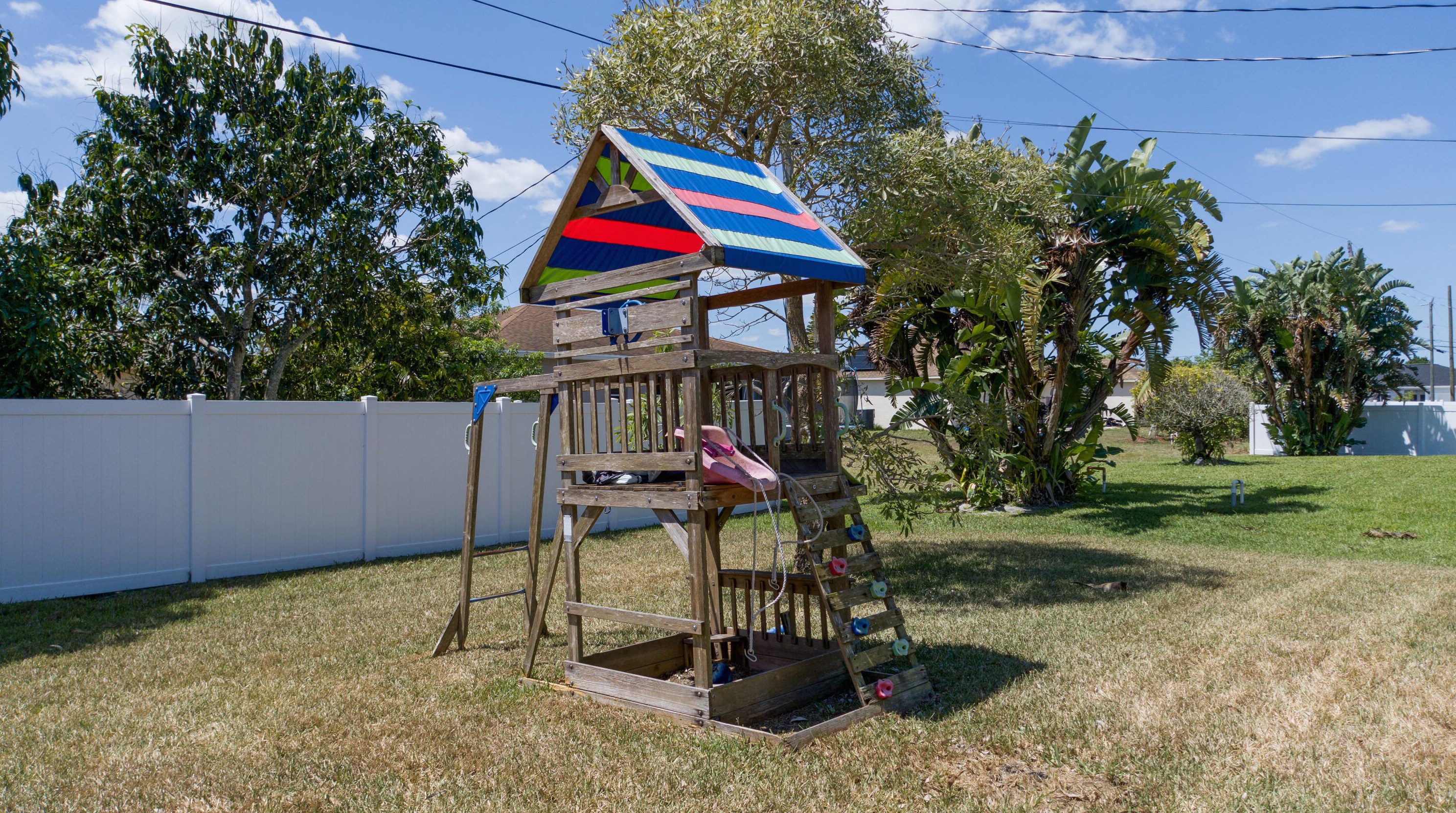 670 Gailbreath Ave, Fort Pierce FL 34953-7605 exterior