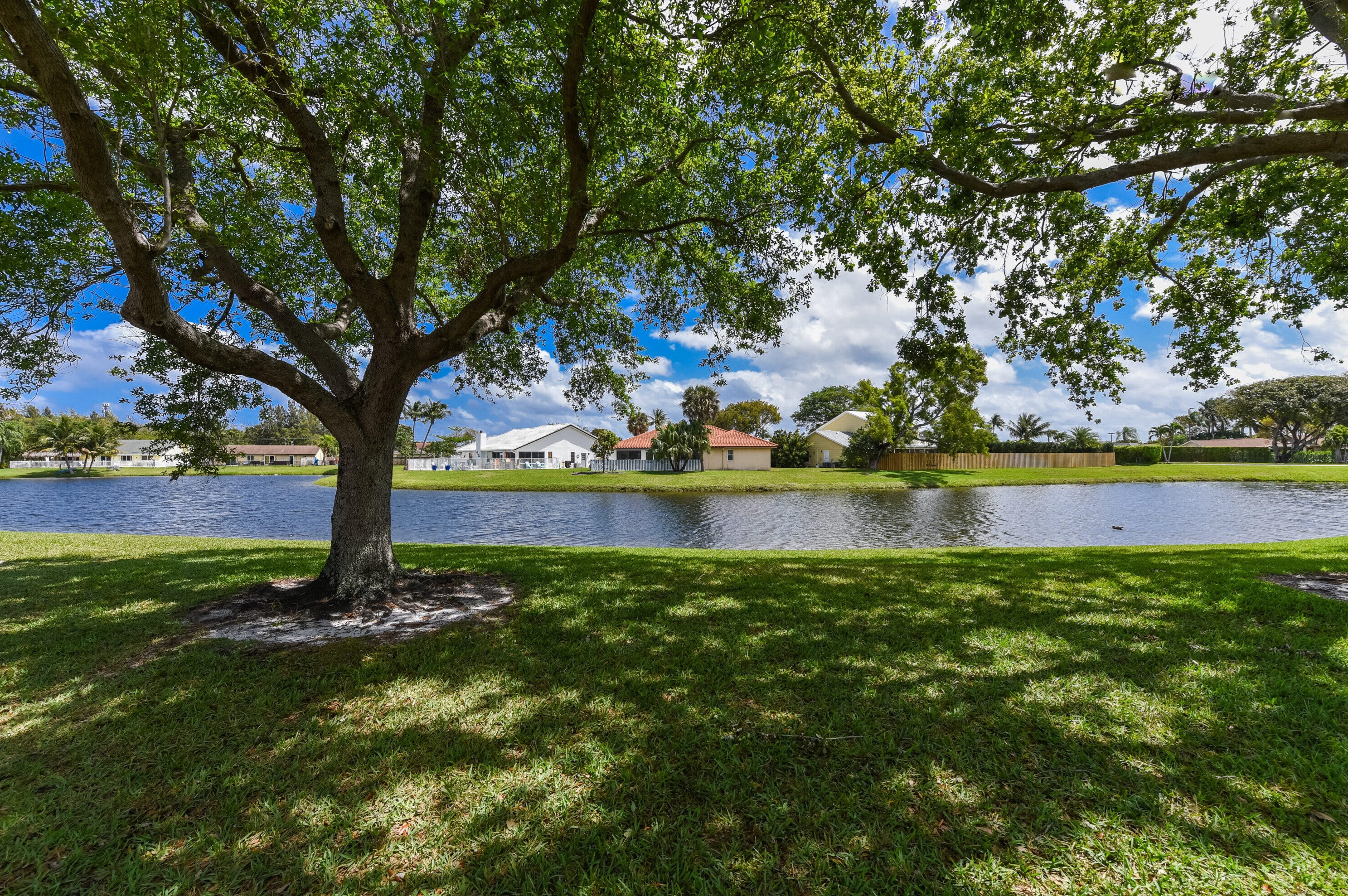 65 Via De Casas Norte, Boynton Beach FL  33426-8854 exterior