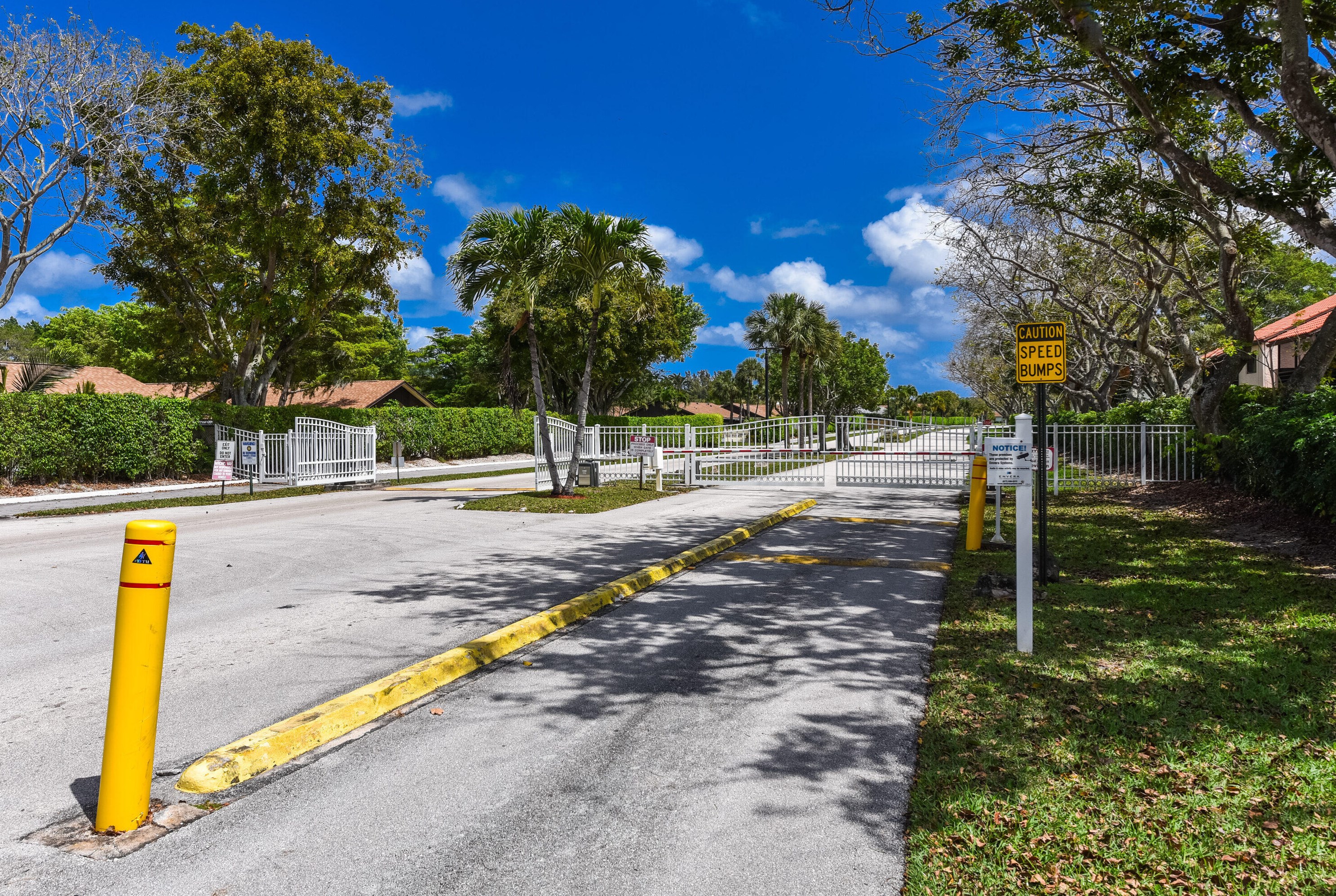 65 Via De Casas Norte, Boynton Beach FL  33426-8854 exterior