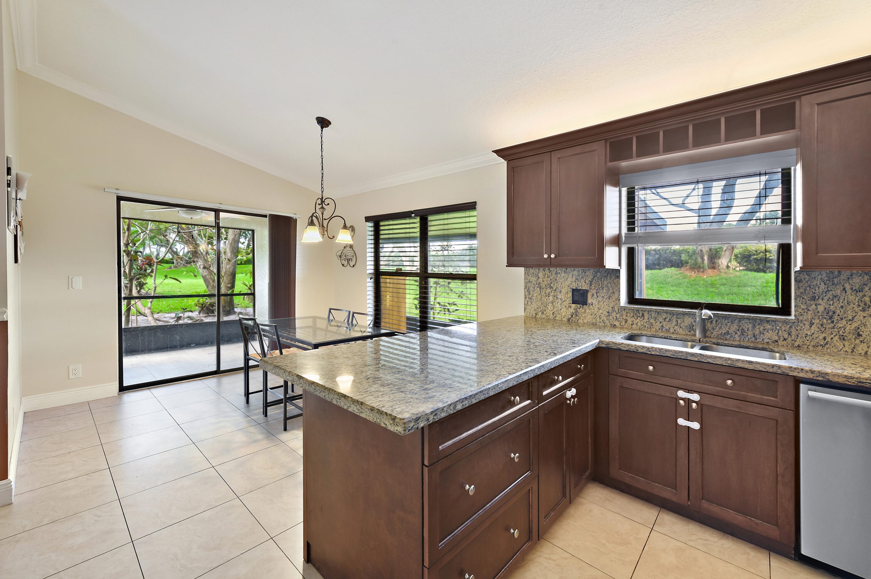 65 Via De Casas Norte, Boynton Beach FL  33426-8854 exterior