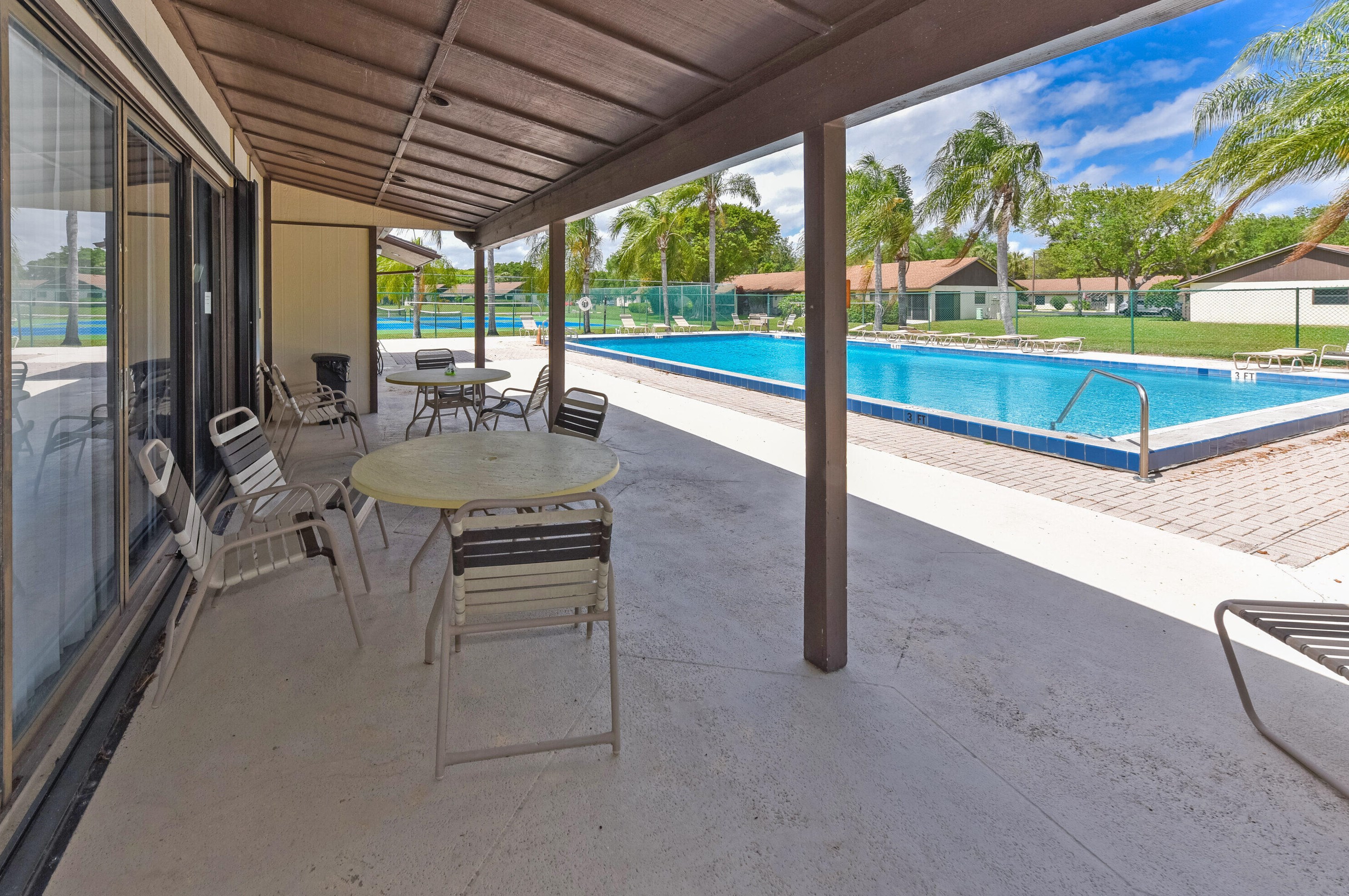65 Via De Casas Norte, Boynton Beach FL  33426-8854 exterior