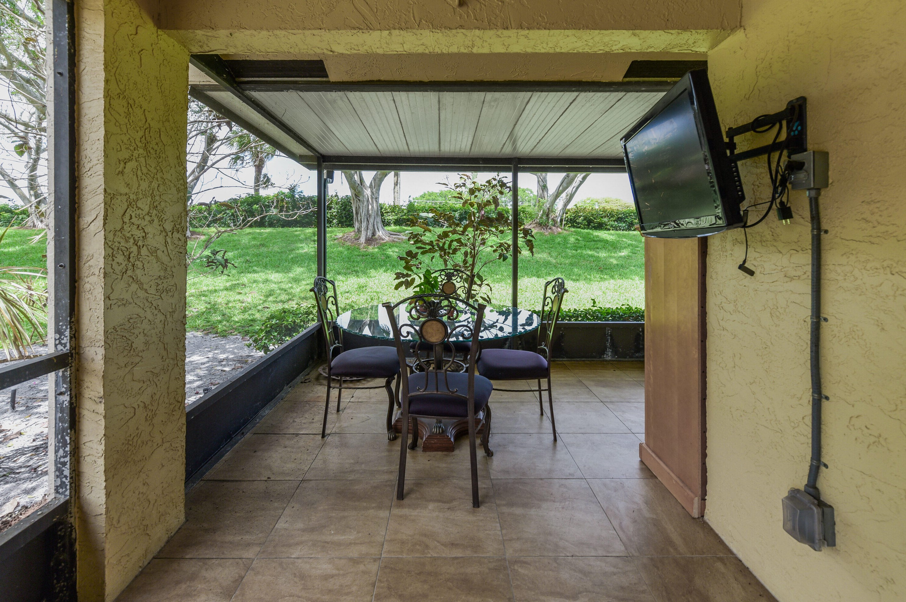 65 Via De Casas Norte, Boynton Beach FL  33426-8854 exterior