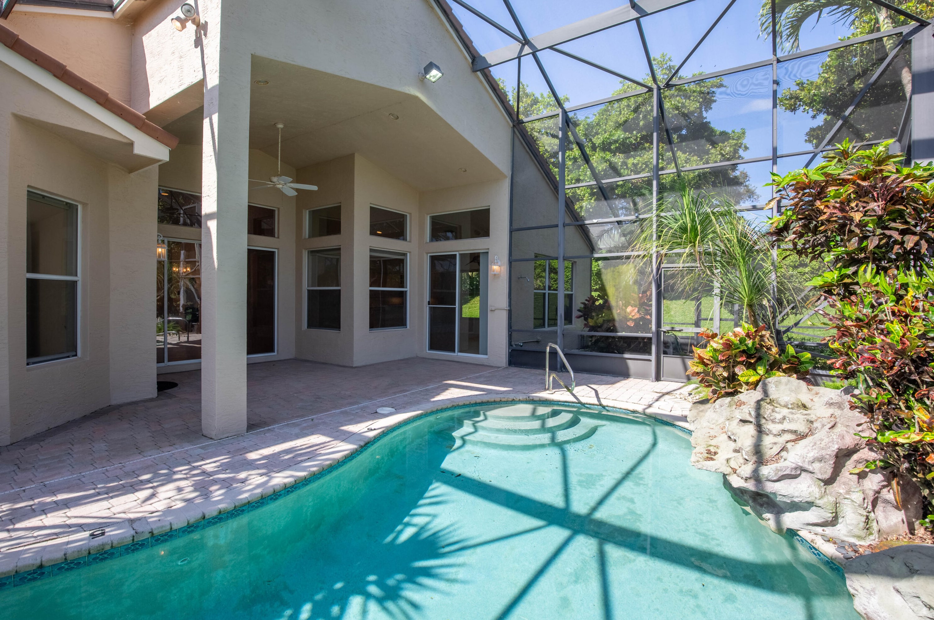 7327 Lahana Cir, Boynton Beach FL 33437-7171 exterior