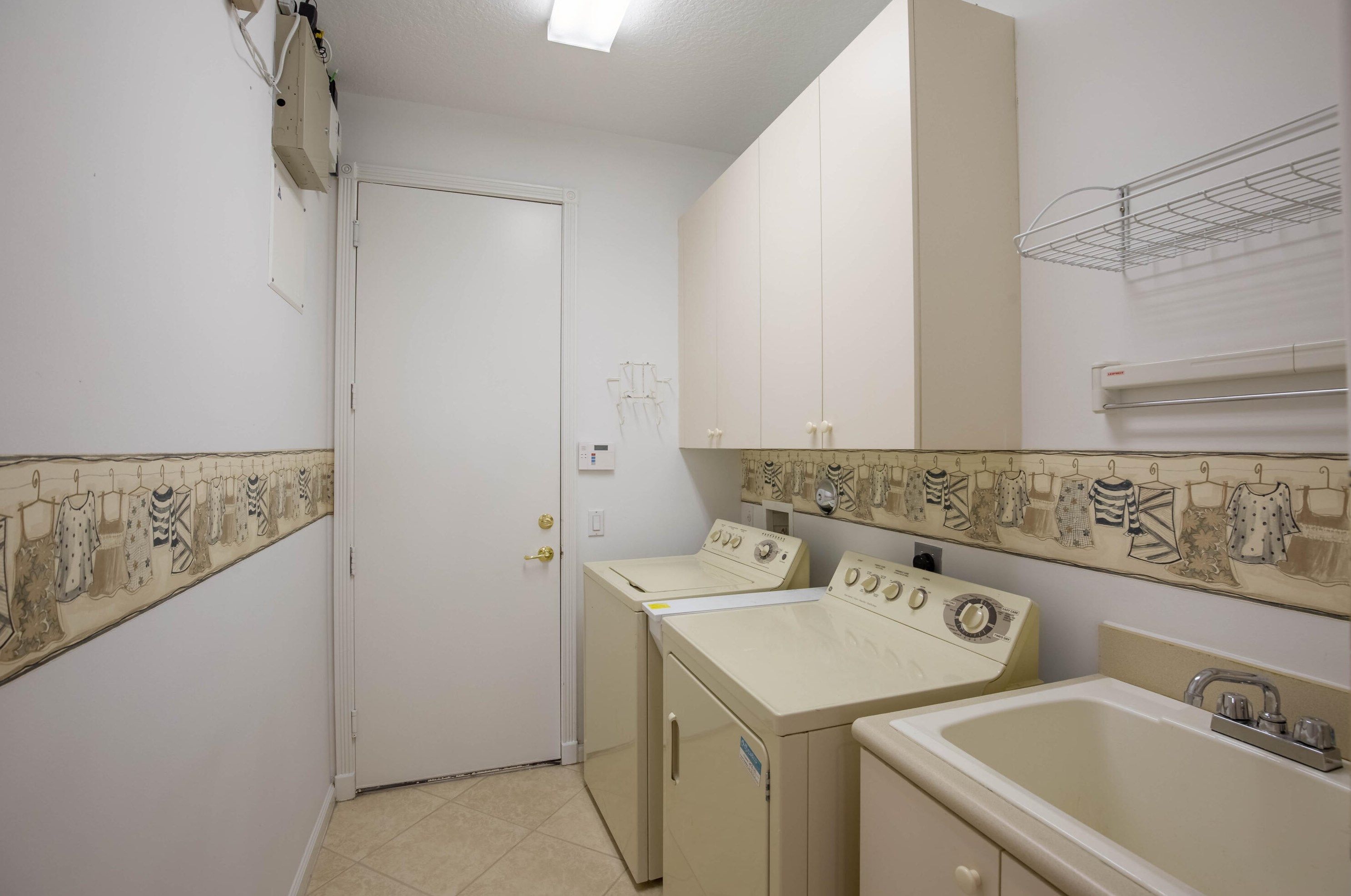 7327 Lahana Cir, Boynton Beach FL 33437-7171 exterior