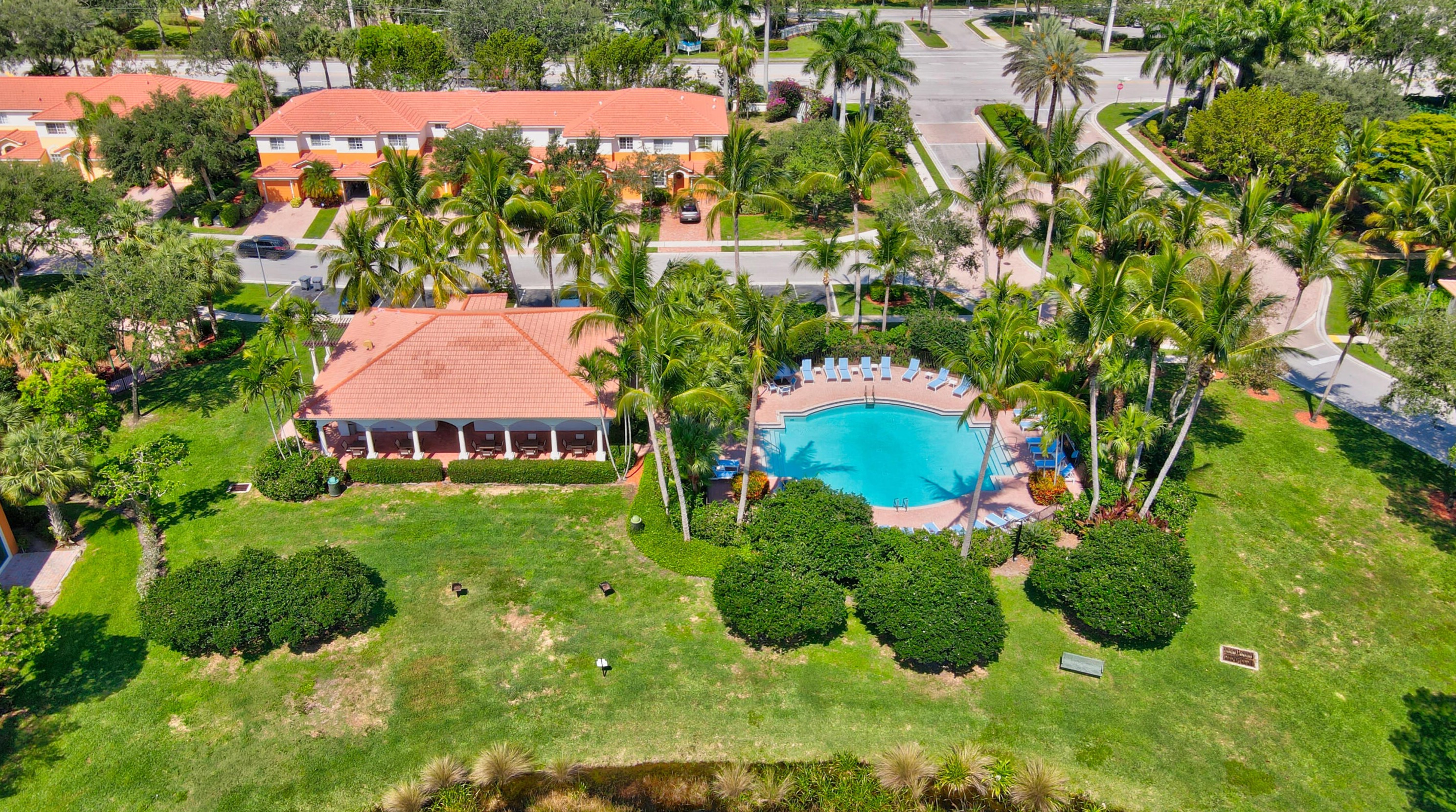 7336 Briella Dr, Boynton Beach FL 33437-3767 exterior