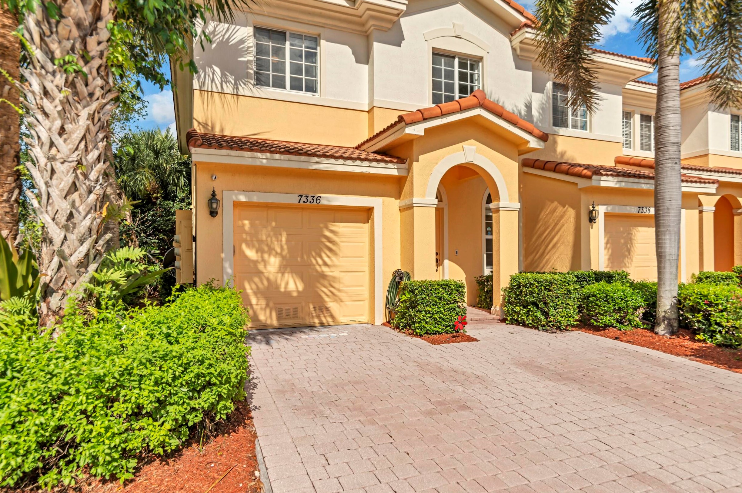 7336 Briella Dr, Boynton Beach FL 33437-3767 exterior