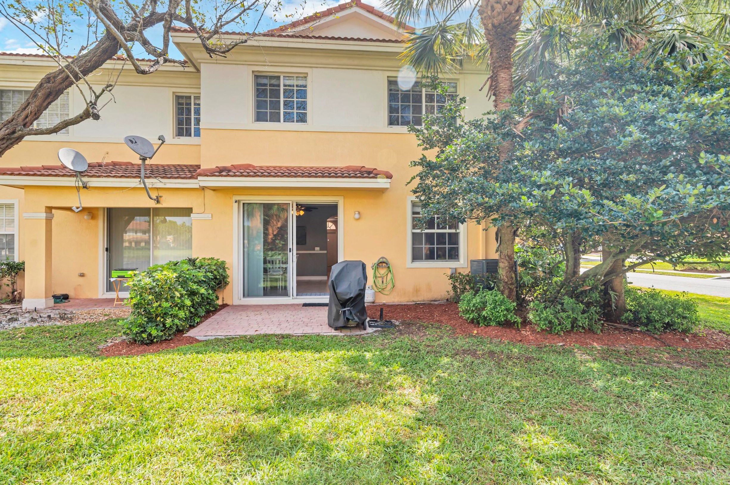 7336 Briella Dr, Boynton Beach FL 33437-3767 exterior