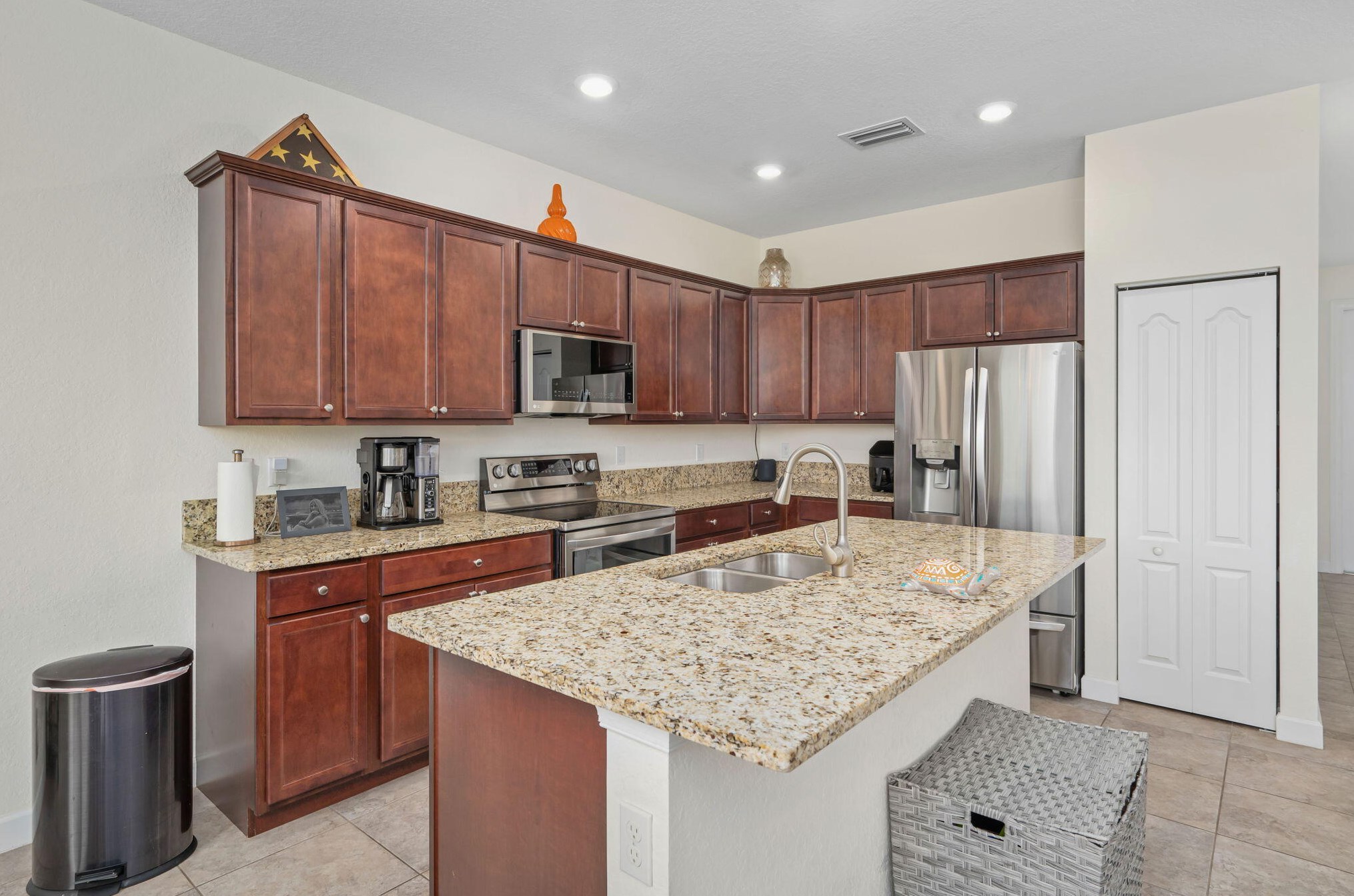 9896 Villa Cir, Vero Beach FL  32966-3138 exterior