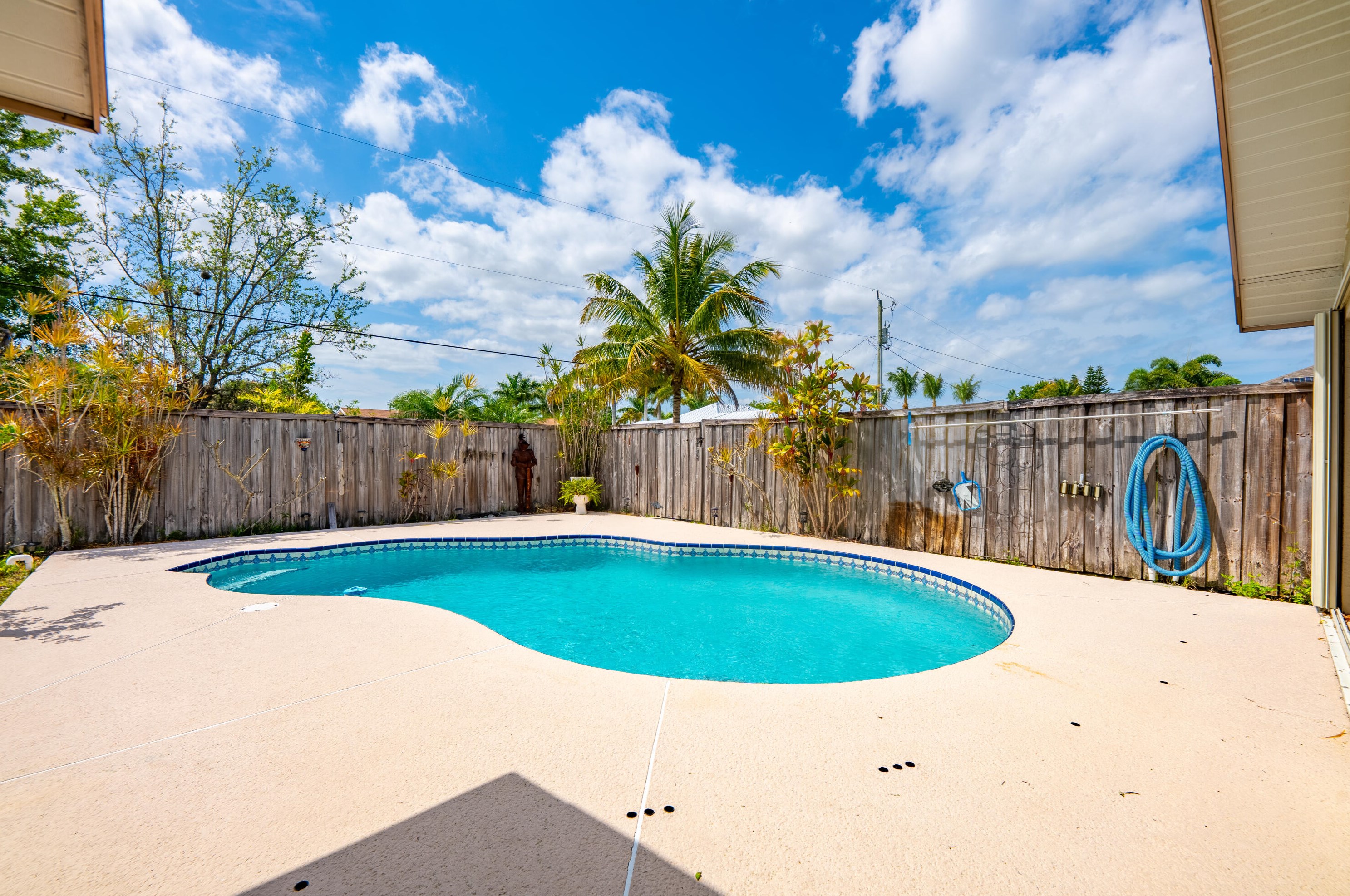 1184 Dorchester St, Fort Pierce FL 34983-2809 exterior