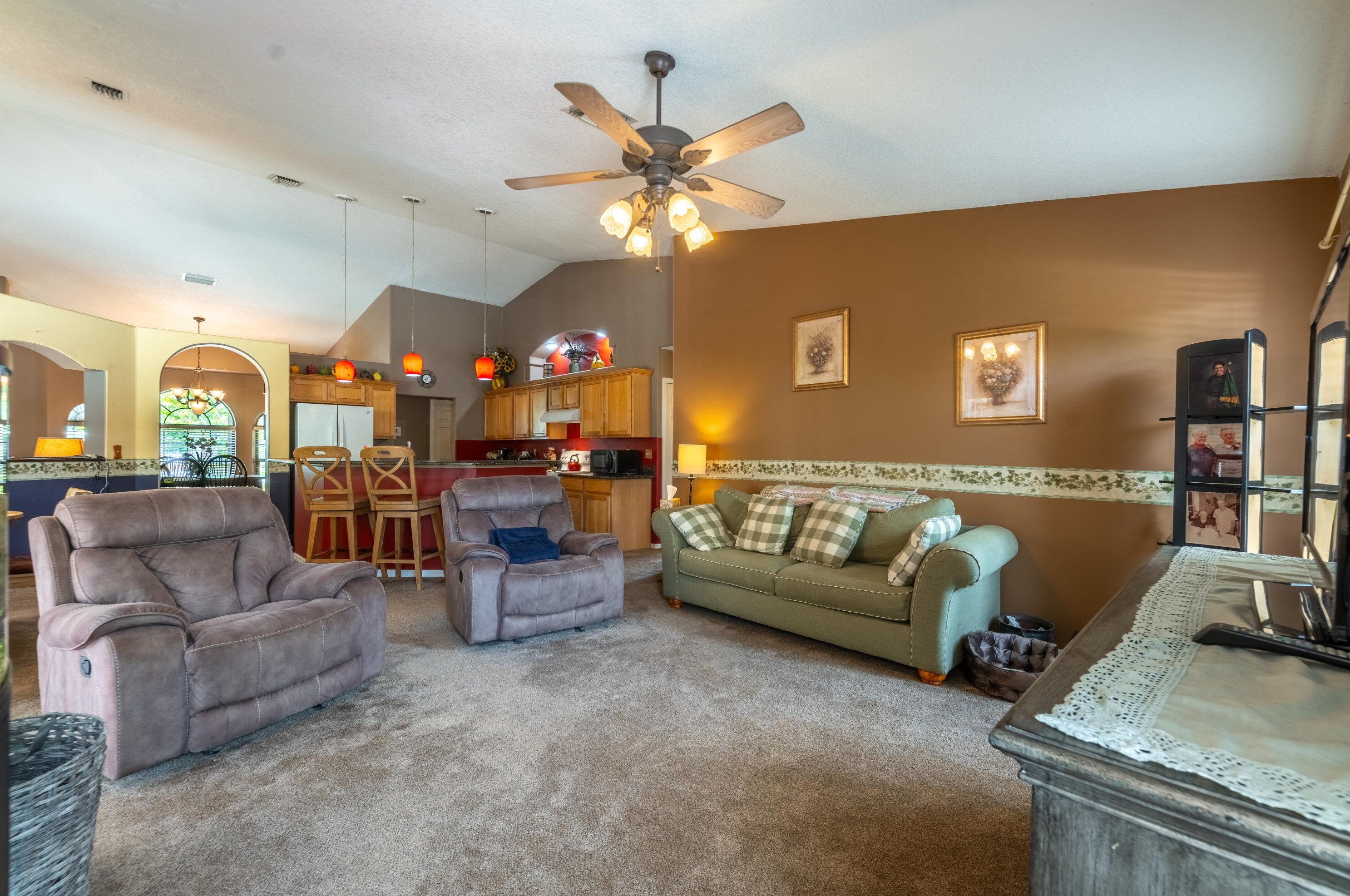 1184 Dorchester St, Fort Pierce FL 34983-2809 exterior