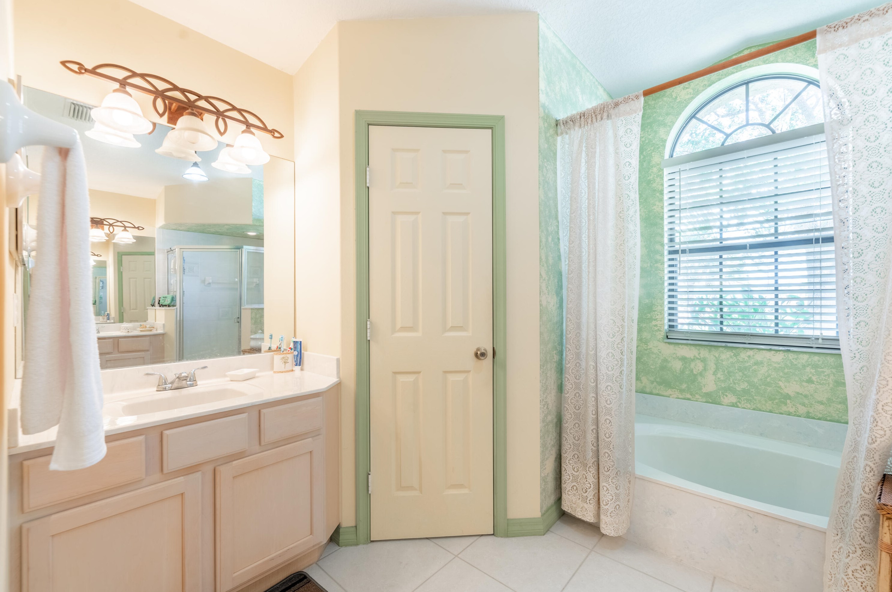 1184 Dorchester St, Fort Pierce FL 34983-2809 exterior