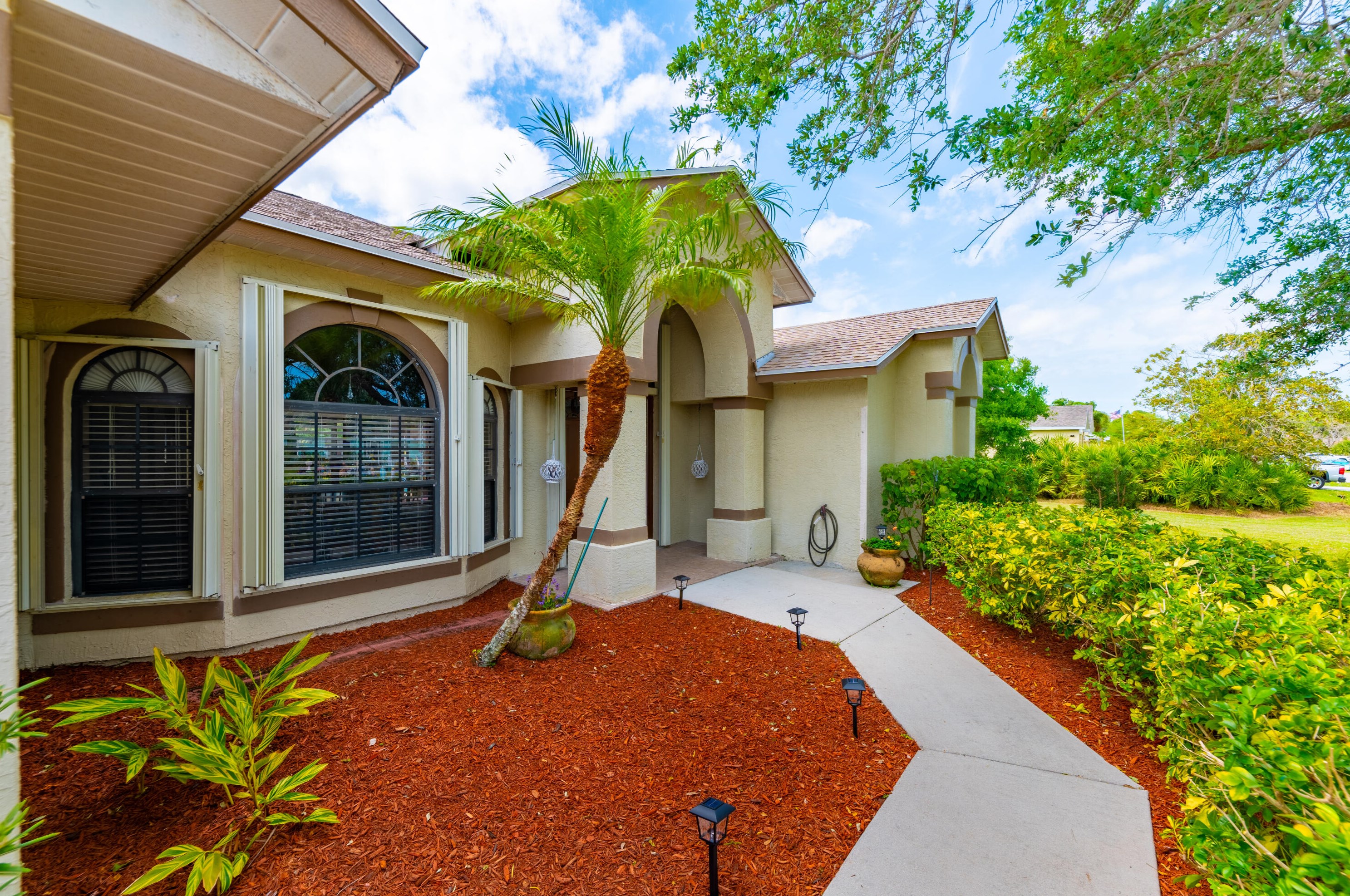 1184 Dorchester St, Fort Pierce FL 34983-2809 exterior