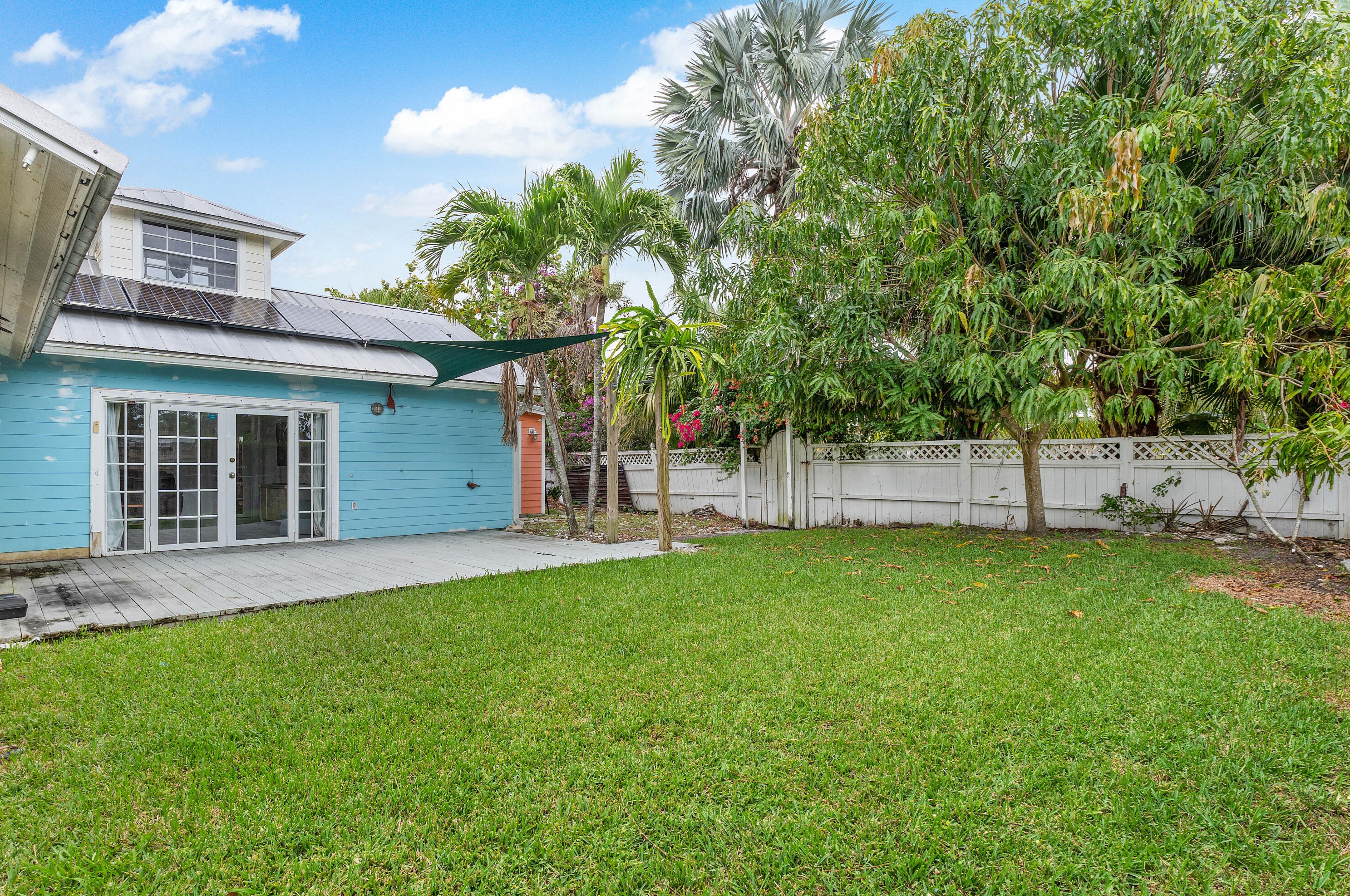 165 Lakeside Dr, Jupiter FL  33458-5517 exterior