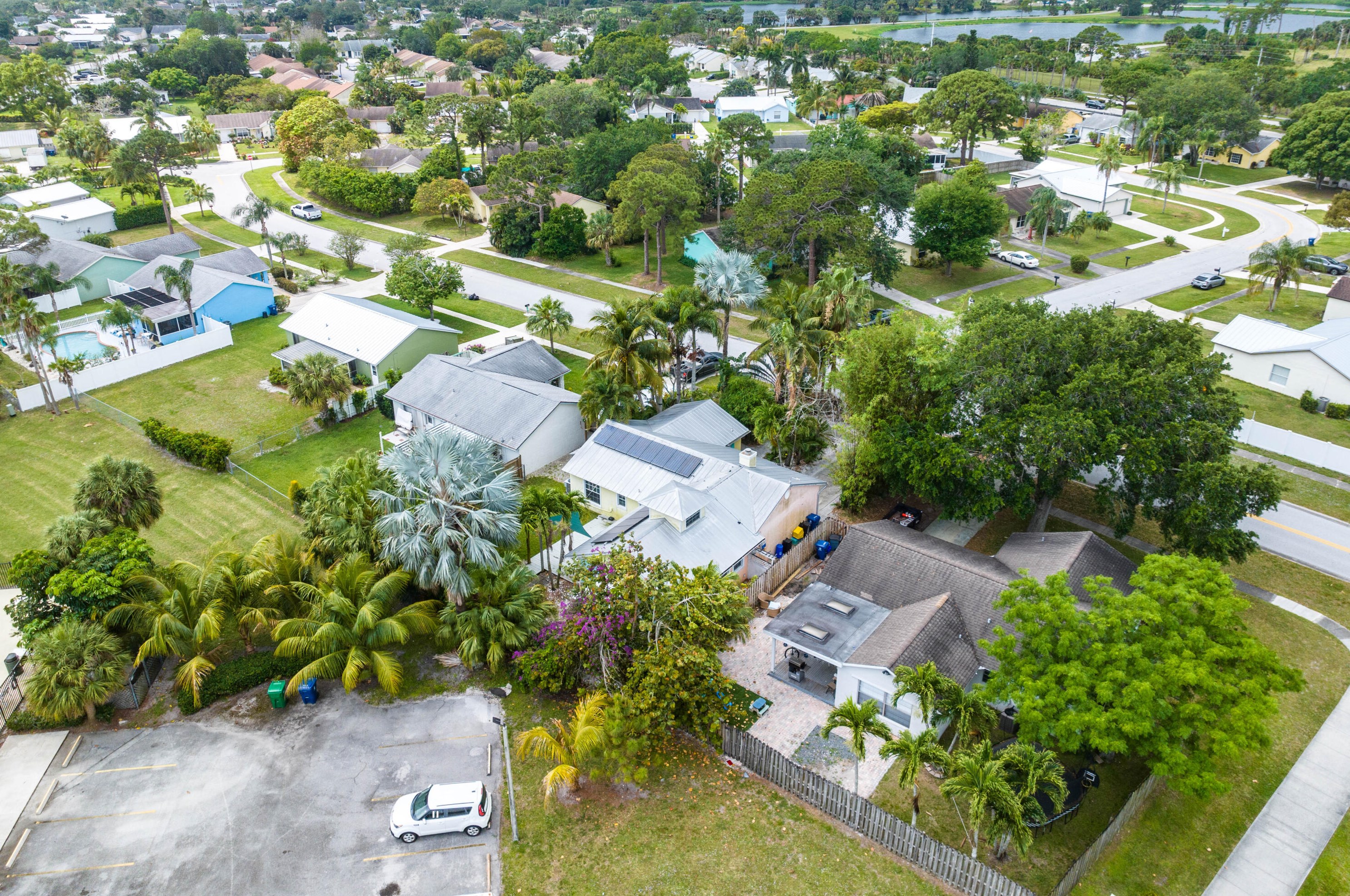 165 Lakeside Dr, Jupiter FL  33458-5517 exterior