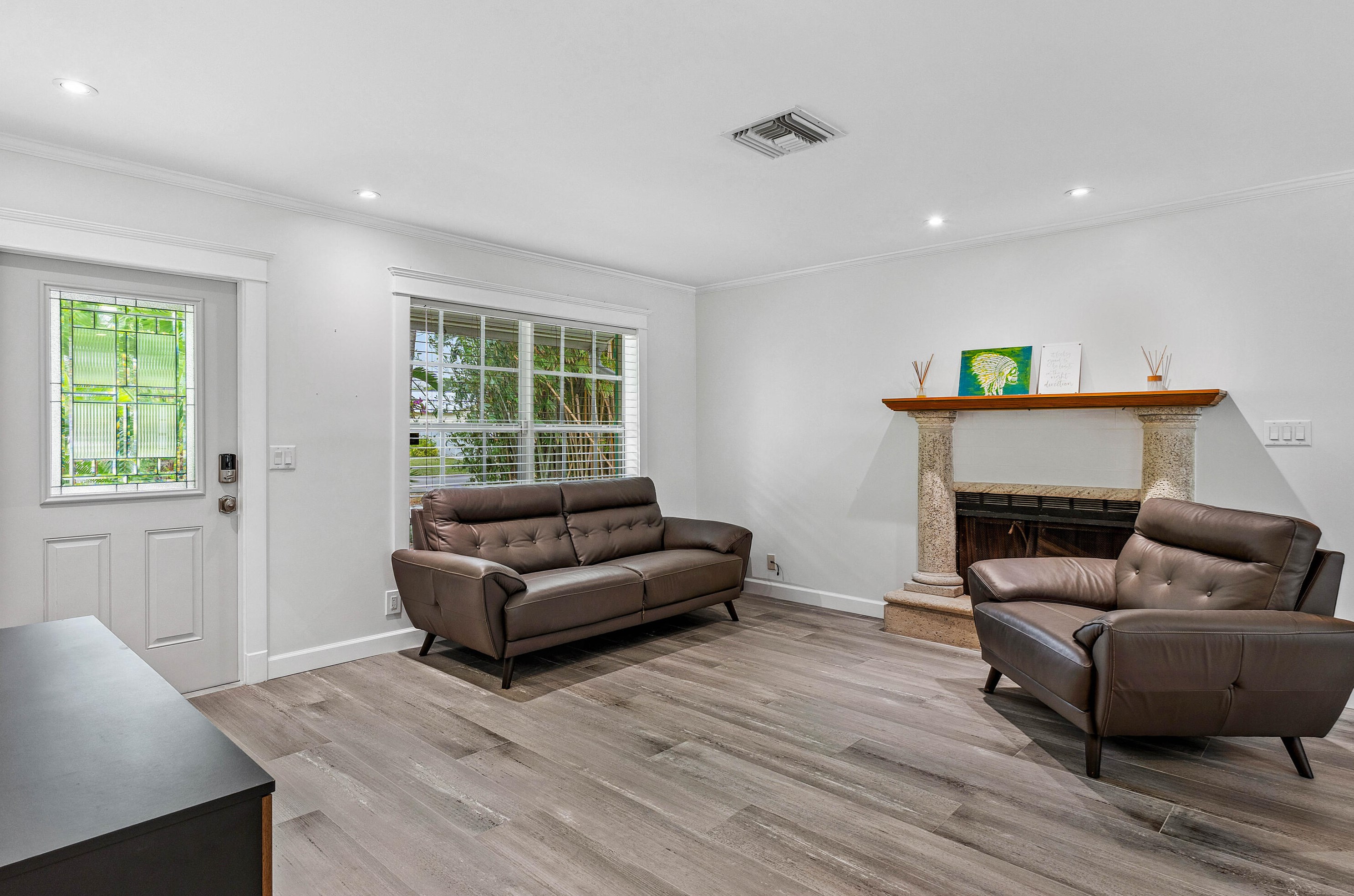 165 Lakeside Dr, Jupiter FL  33458-5517 exterior