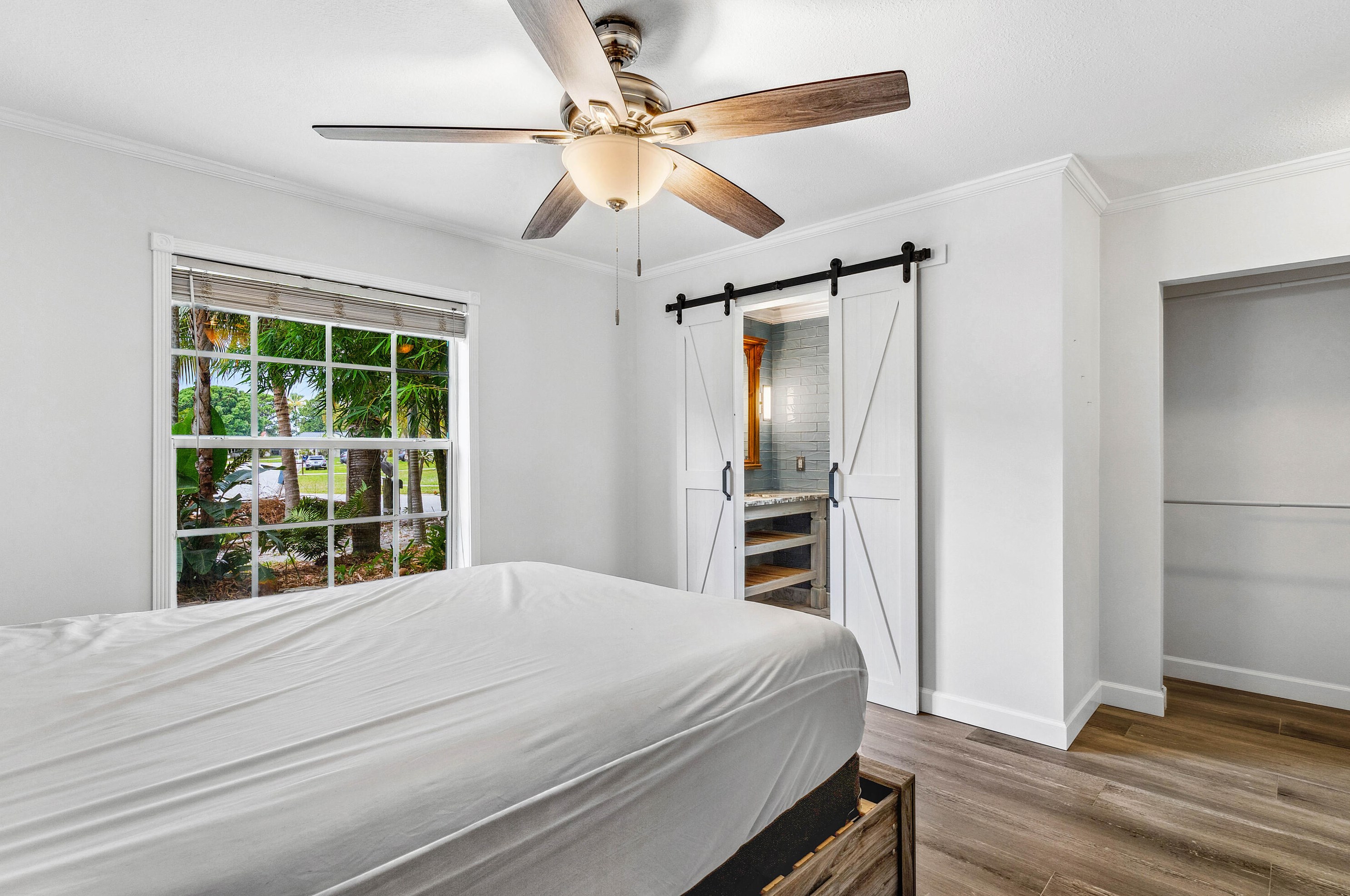 165 Lakeside Dr, Jupiter FL  33458-5517 exterior