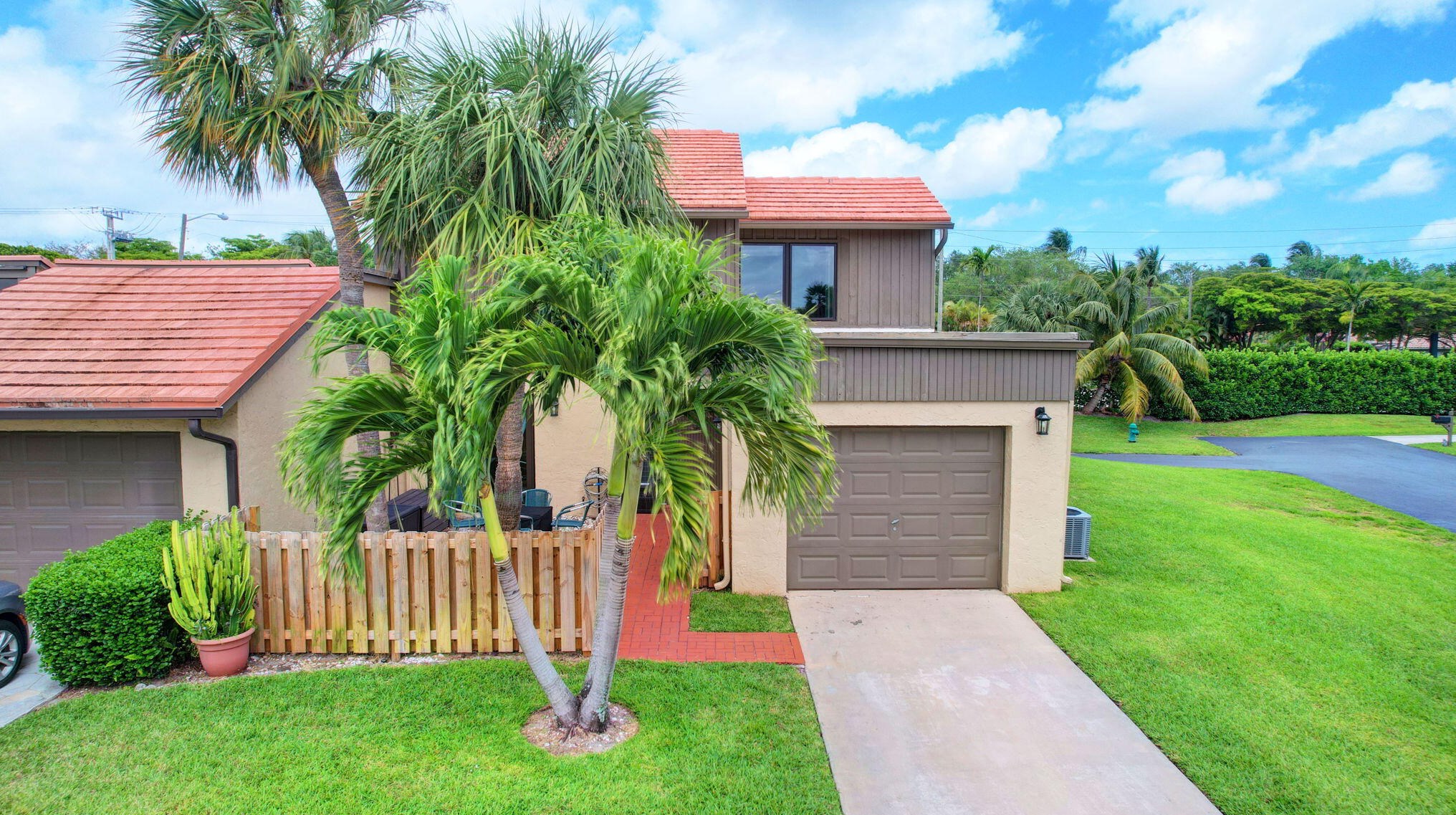 11063 Oakdale Rd, Boynton Beach FL 33437-1637 exterior