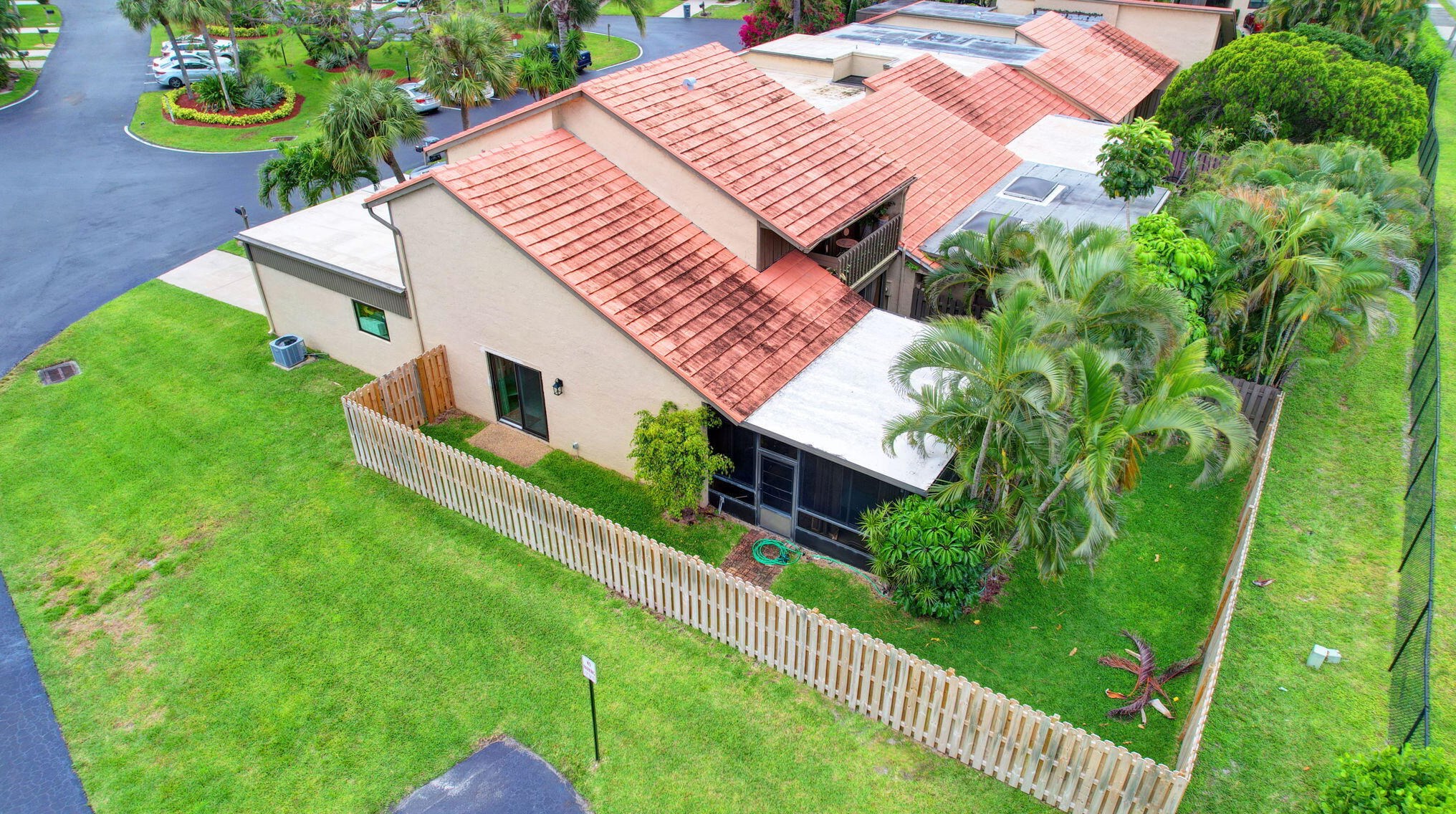 11063 Oakdale Rd, Boynton Beach FL 33437-1637 exterior