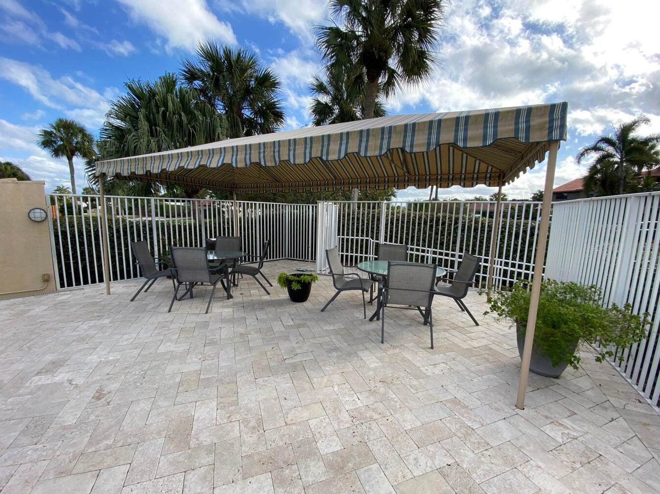 11063 Oakdale Rd, Boynton Beach FL 33437-1637 exterior