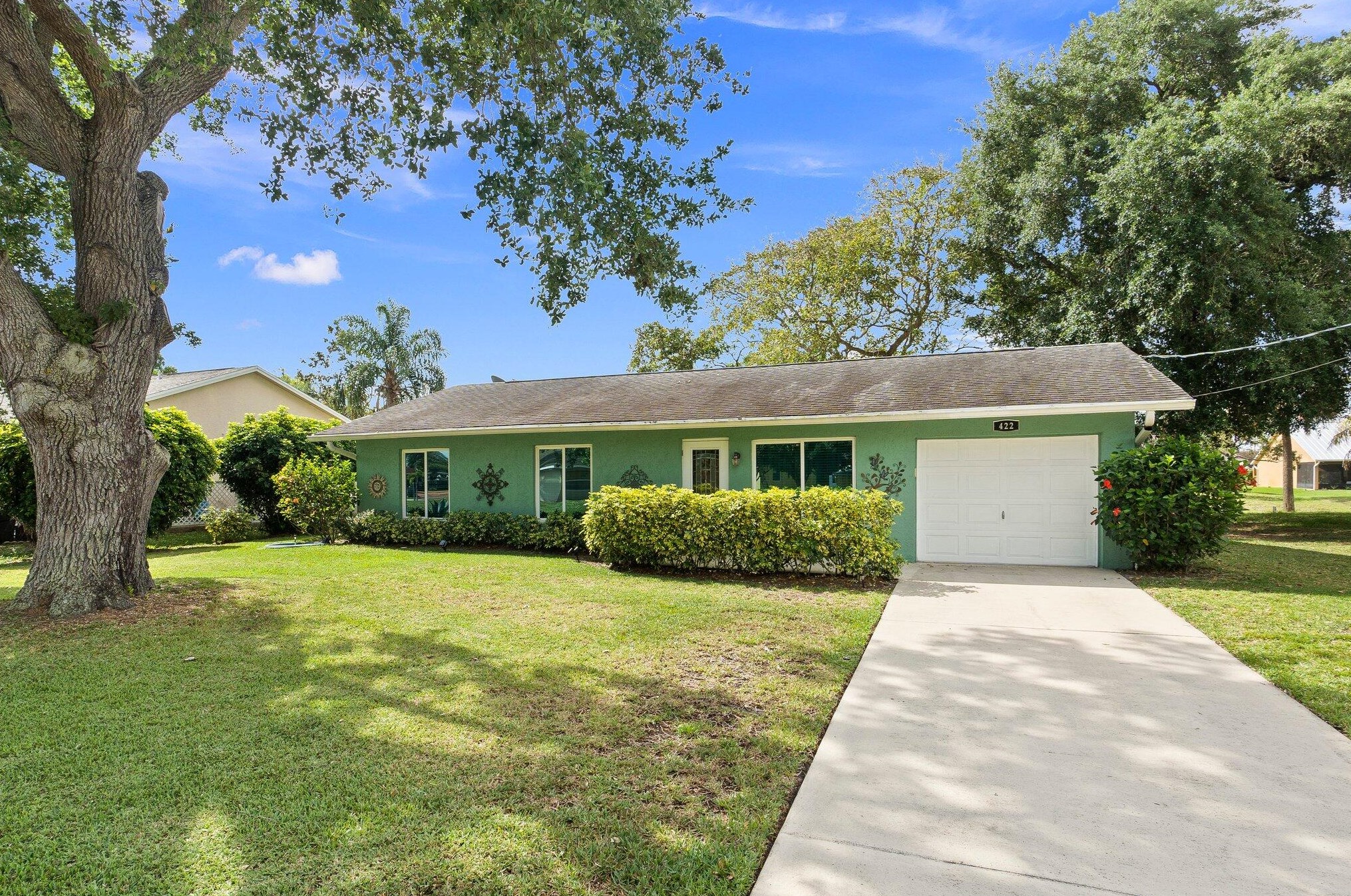 422 Sansom Ln, Fort Pierce FL 34953-2960 exterior