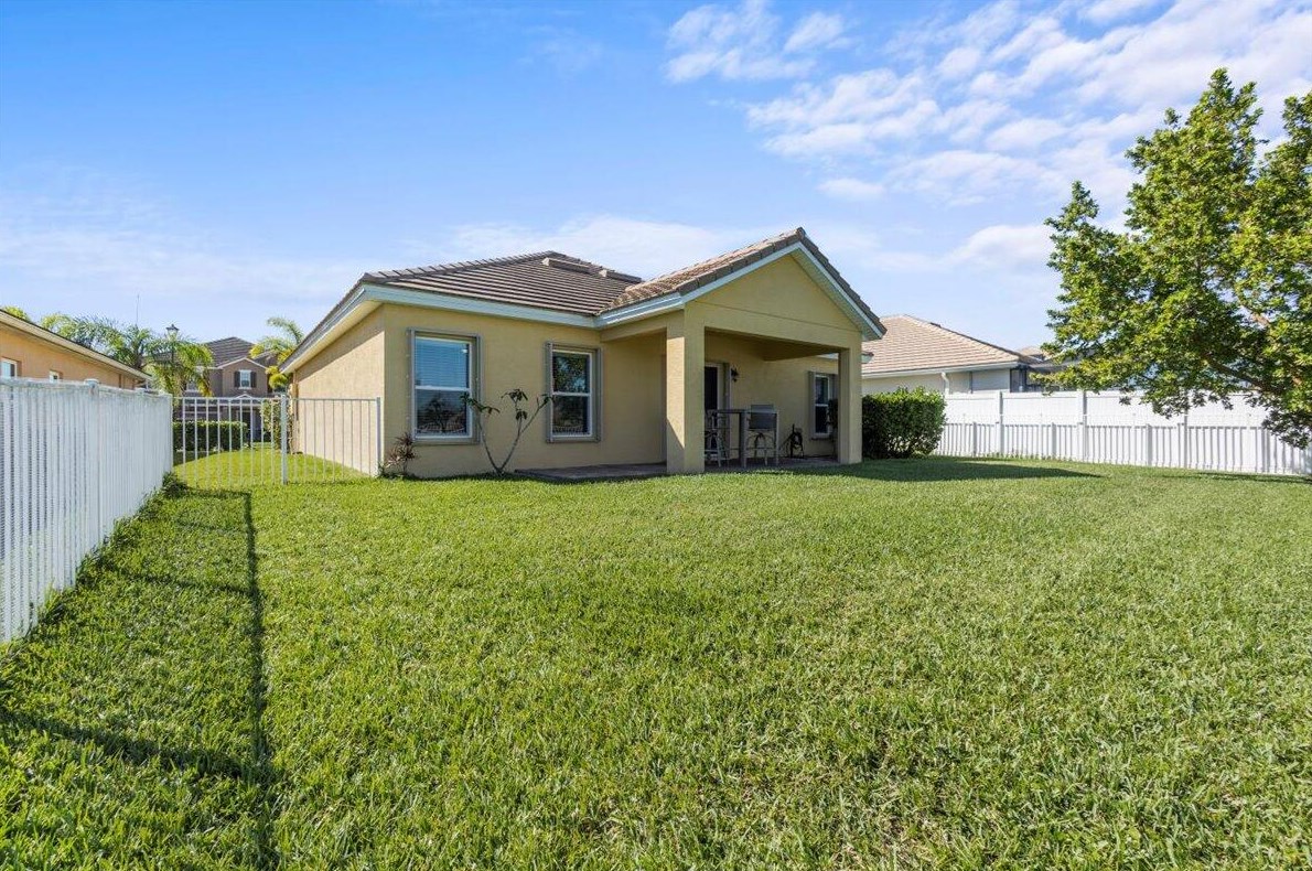 11381 Halton St, Fort Pierce FL  34987-2900 exterior