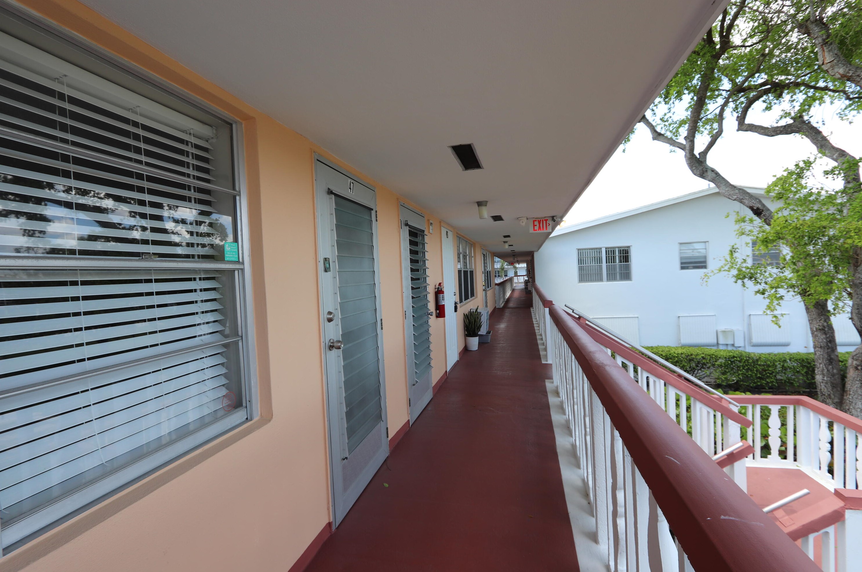 47 Andover B, West Palm Beach FL  33417-2644 exterior